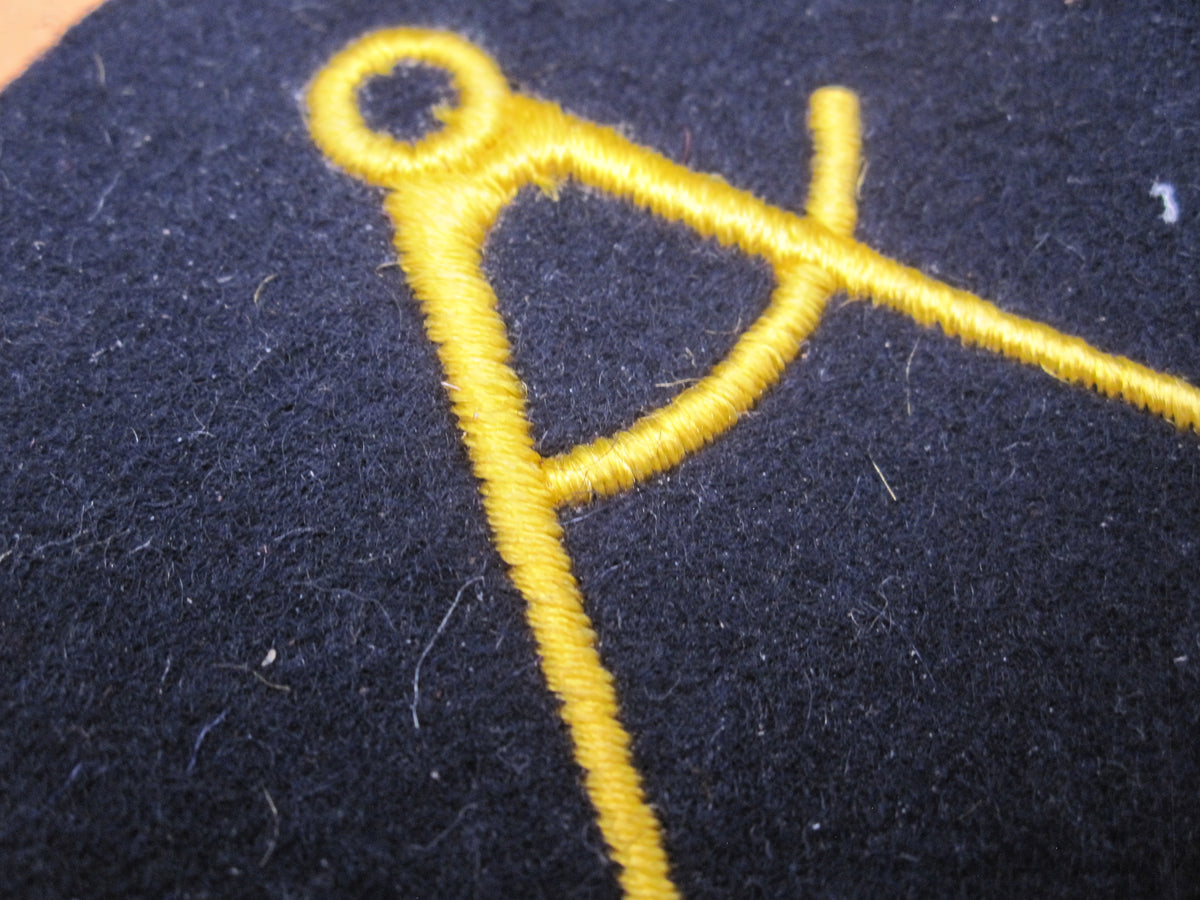 H.W.  -  -   ORIGINAL Abzeichen Zimmermannsaufbahn