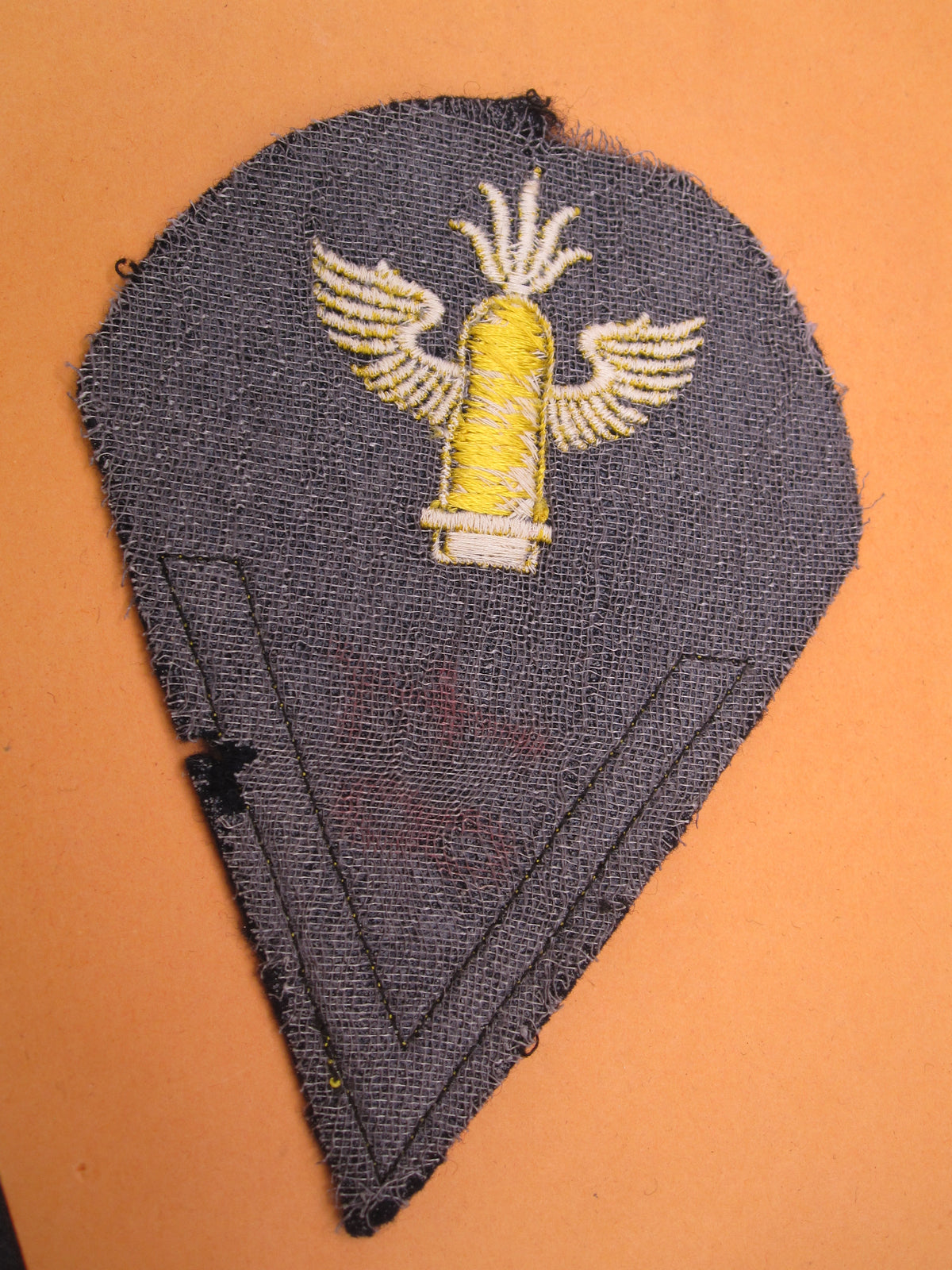 H.W.  -  -   ORIGINAL Abzeichen Artillerielaufbahn