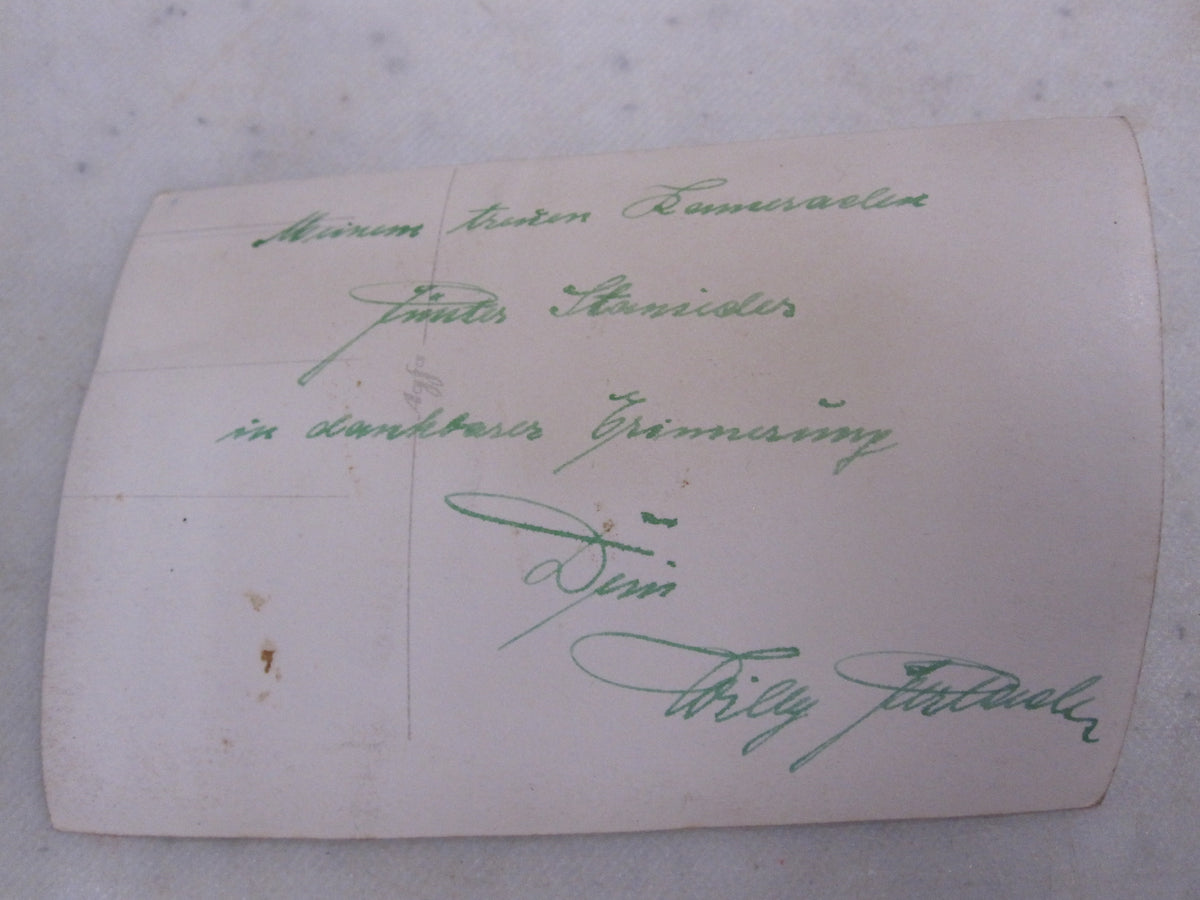 Uniformfoto Offizier Oberleutnant in Felduniform Dienstuniform mit Auszeichnungen