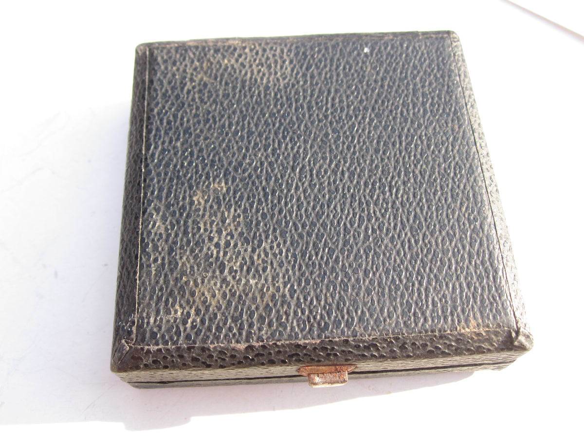 Wiederholungsspange Eisernes Kreuz 1.Klasse 1914 / 1939 (EK1/39) im Etui Hersteller: B.H. Mayer