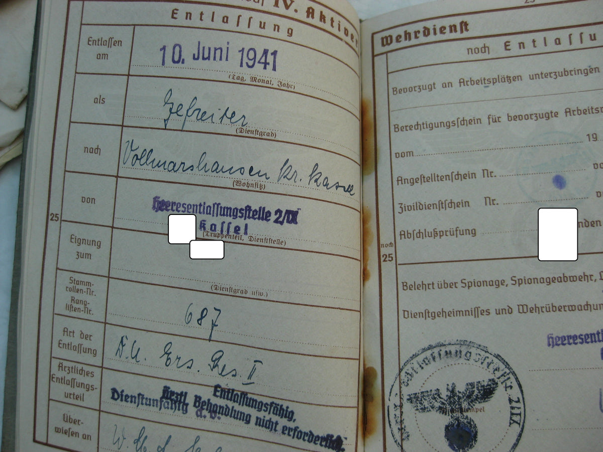 Verleihungsurkunde zur Kriegsverdienstmedaille &amp; Wehrpaß Kassel