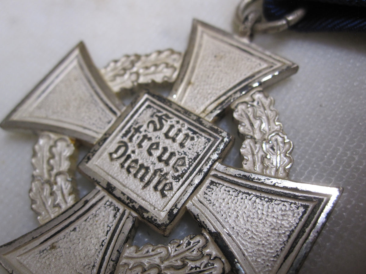 Treudienst Ehrenzeichen für 25 Jahre in Silber mit Trägerfoto