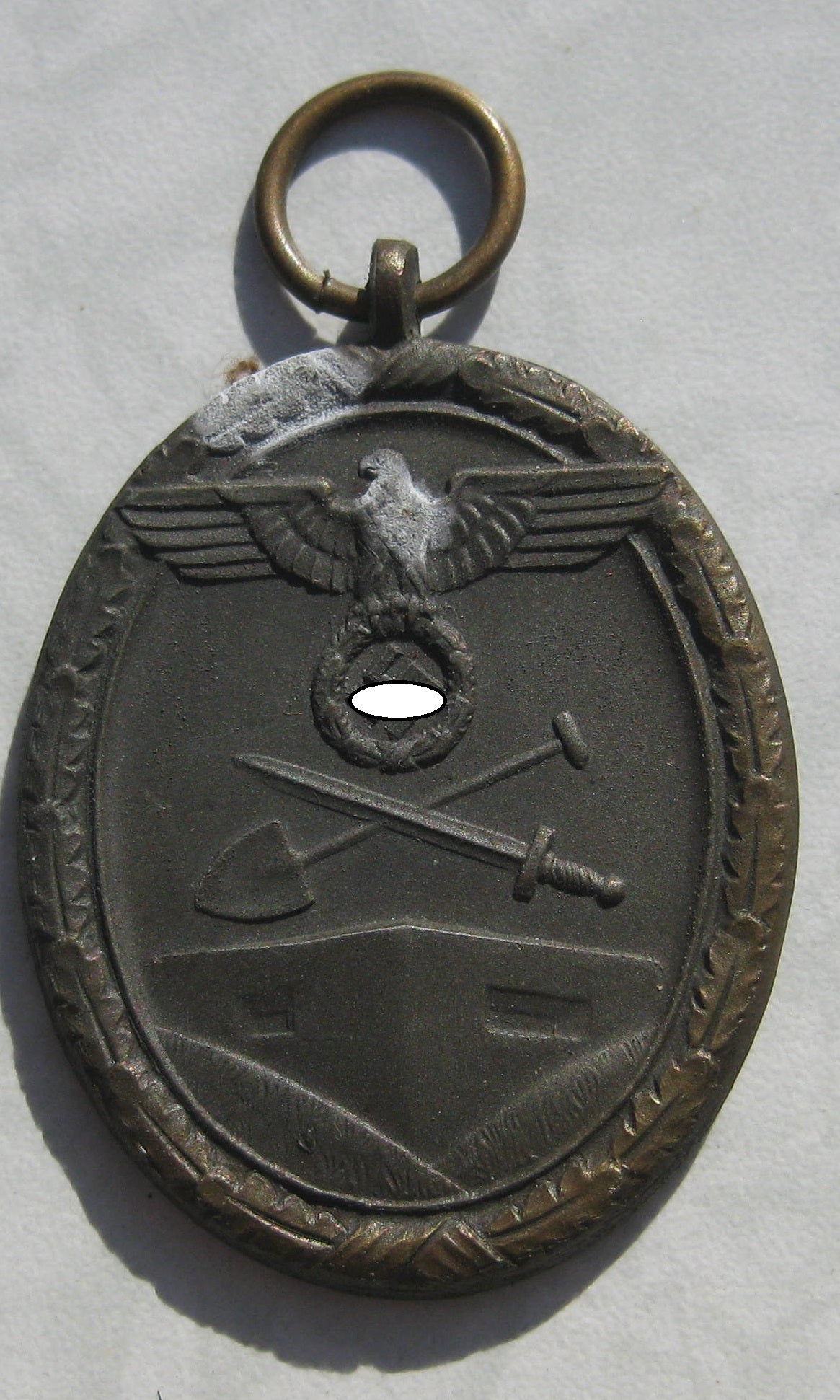 Verleihungsetui mit Schutzwall Ehrenzeichen - Sammleranfertigung-