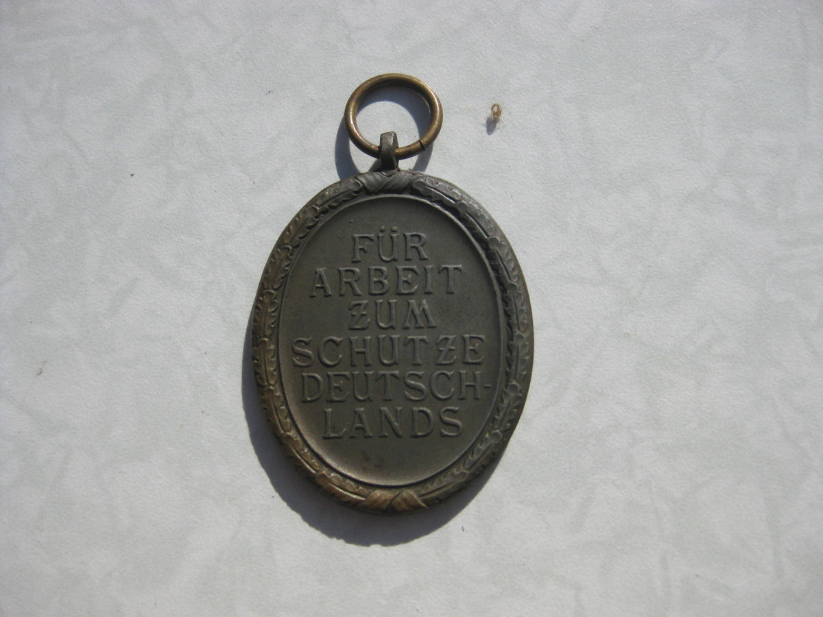 Verleihungsetui mit Schutzwall Ehrenzeichen - Sammleranfertigung-