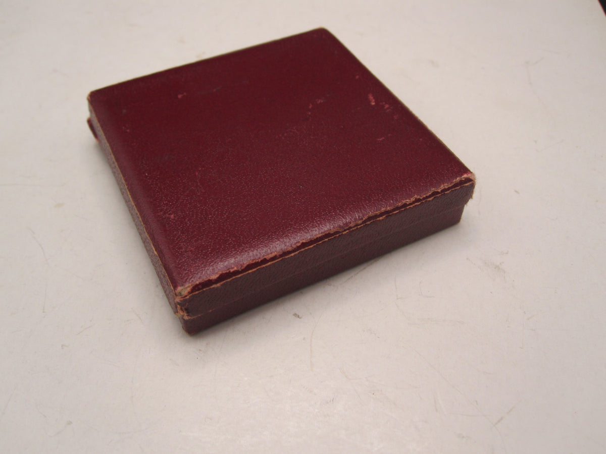 Verwundetenabzeichen 1939 in Silber Hersteller: "65" in Verleihungsschachtel