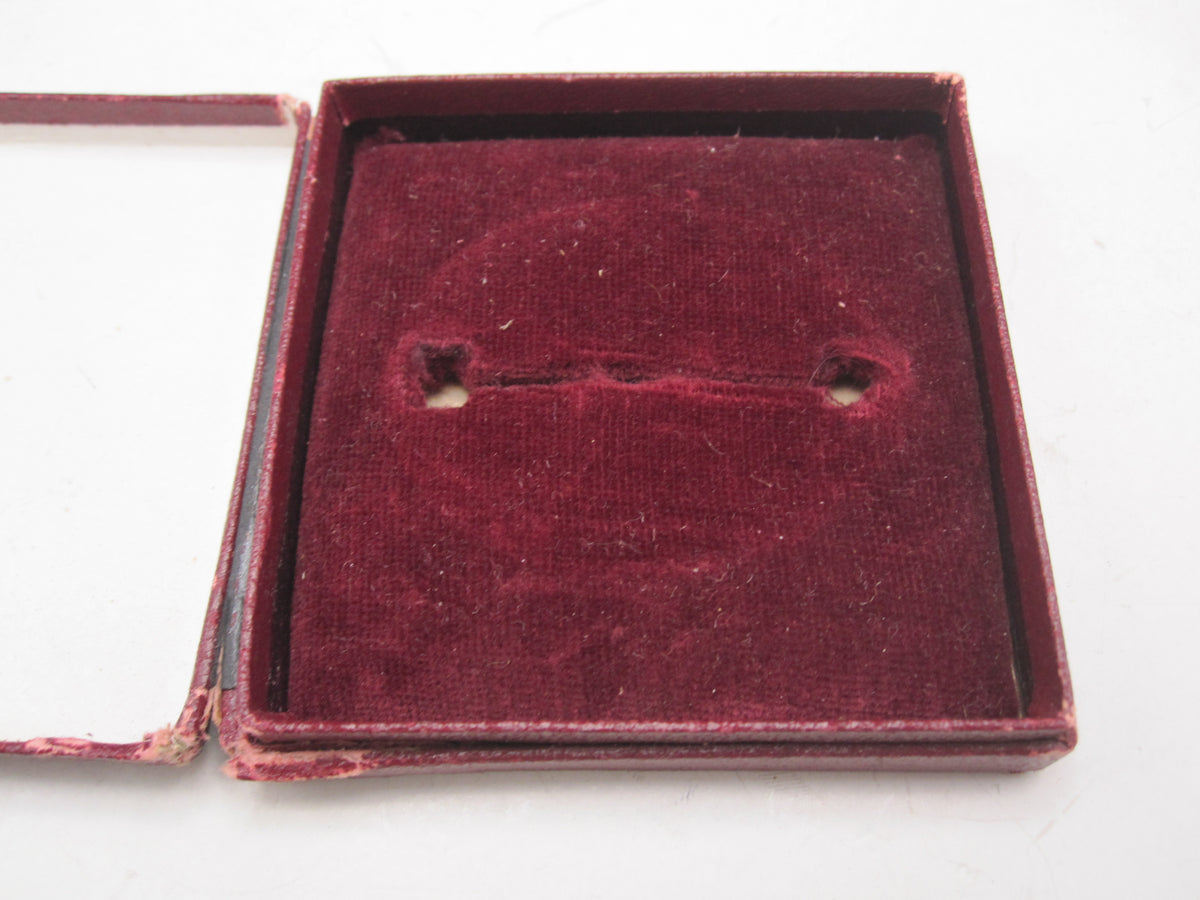 Verwundetenabzeichen 1939 in Silber Hersteller: "65" in Verleihungsschachtel