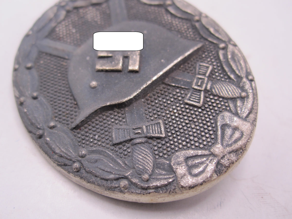 Verwundetenabzeichen 1939 in Silber Hersteller: "65" in Verleihungsschachtel