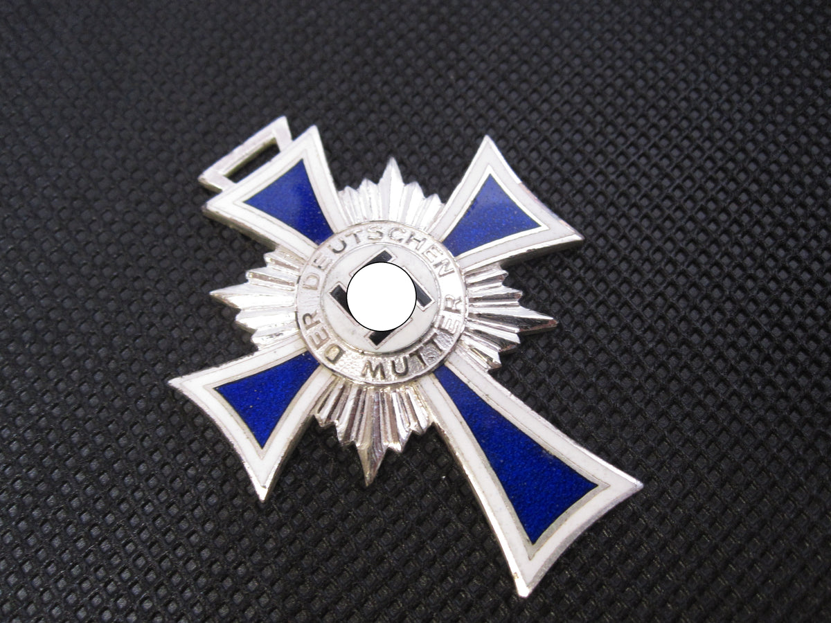 Ehrenkreuz der deutschen Mutter / Mutterkreuz in Silber / Zweite Stufe Mint Condition