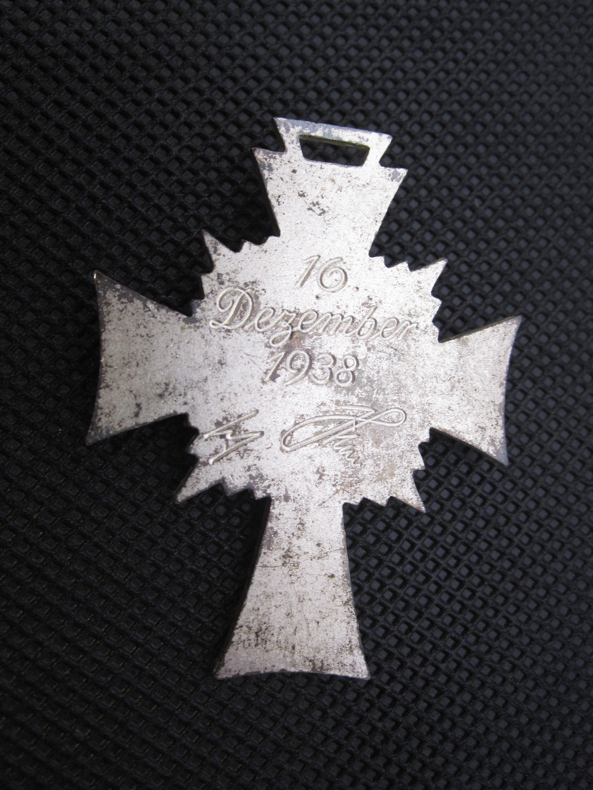 Ehrenkreuz der deutschen Mutter / Mutterkreuz in Silber / Zweite Stufe Mint Condition