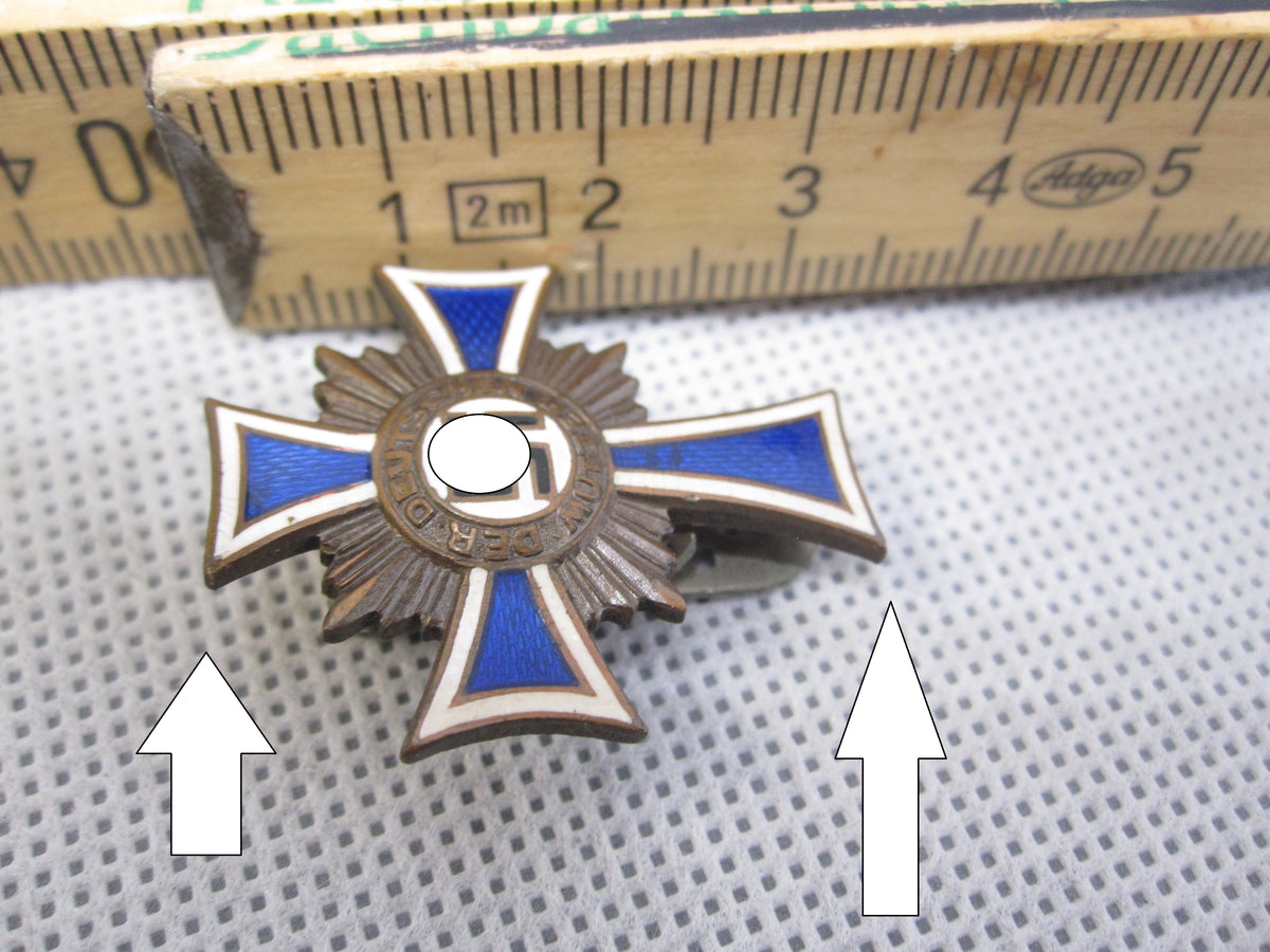 VARIANTE des Ehrenkreuz der deutschen Mutter Mutterkreuz in Bronze Dritte Stufe HALBMINIATUR