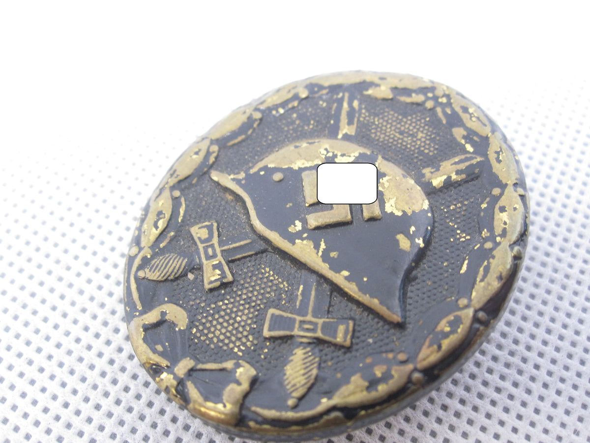 Verwundetenabzeichen 1939 in Schwarz Hersteller: &quot;E.H.&quot;