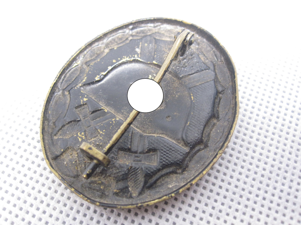 Verwundetenabzeichen 1939 in Schwarz Hersteller: &quot;E.H.&quot;