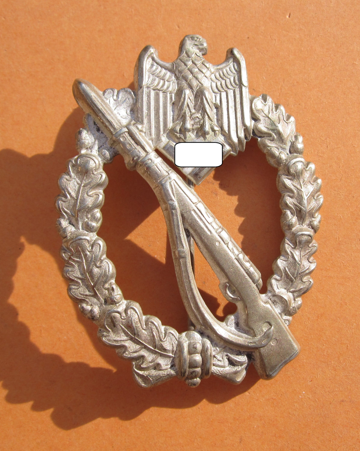 !!! BUNTMETALL !!!  Hohlprägung des Infanterie Sturmabzeichen (ISA) des Heeres in Silber Mint Condition