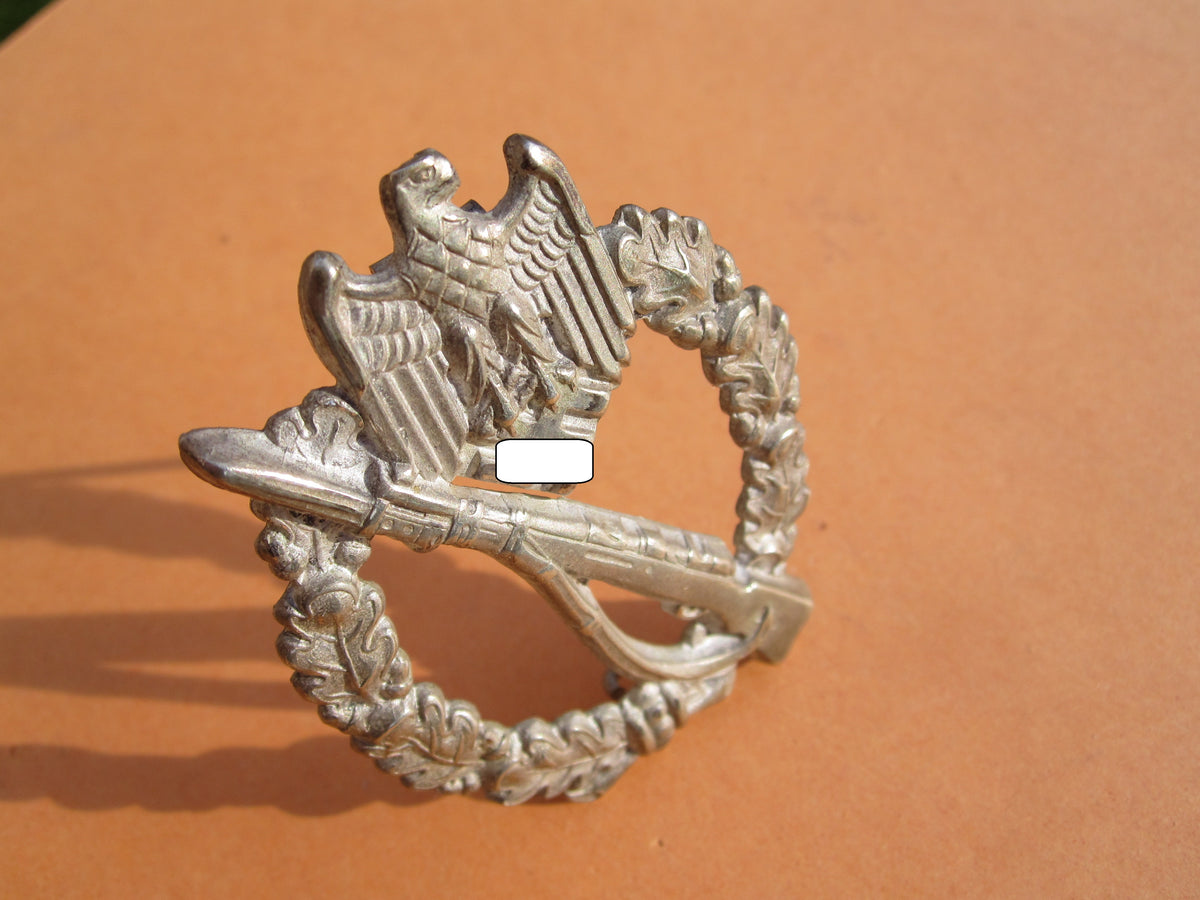 !!! BUNTMETALL !!!  Hohlprägung des Infanterie Sturmabzeichen (ISA) des Heeres in Silber Mint Condition