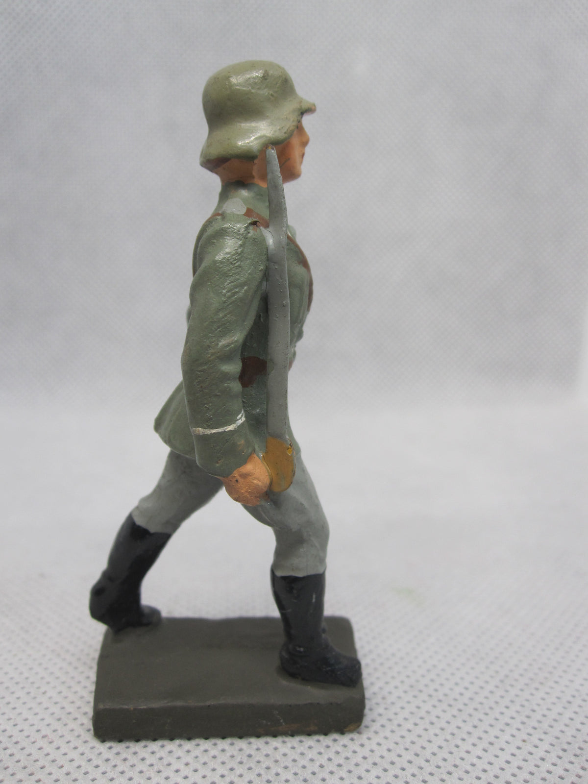 LINEOL Wehrmacht Offizier in Uniform mit Säbel