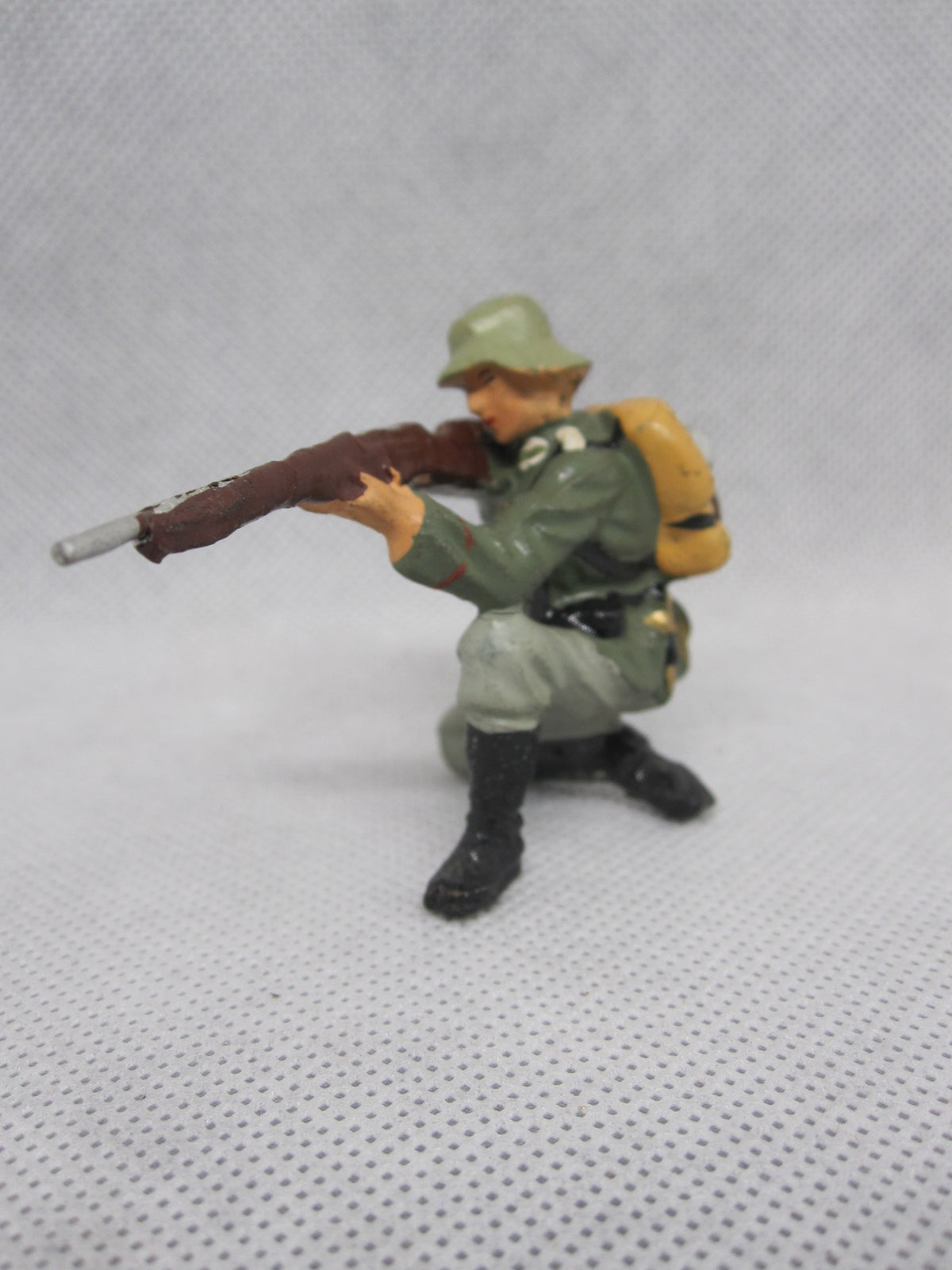 LINEOL Wehrmacht Gewehrschütze -knieend-