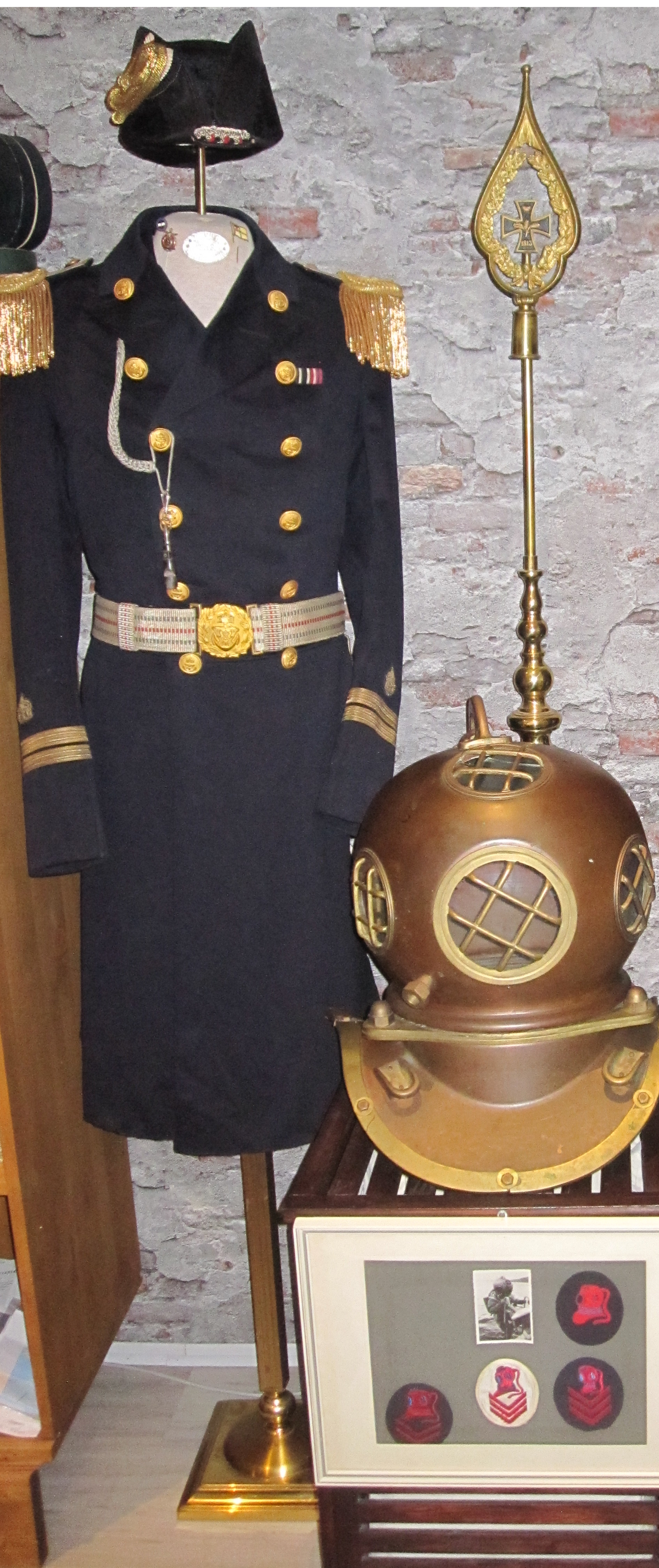 Büste zur Uniformausstellung / Uniformbüste / Schneiderbüste / Schneiderpuppe / Schaufensterpuppe