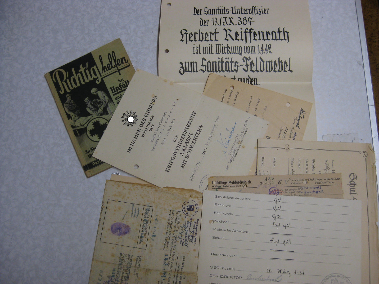 Besitzzeugnis Verleihungsurkunde Verwundetenabzeichen Infanterie Sanitätstruppe Wehrmacht