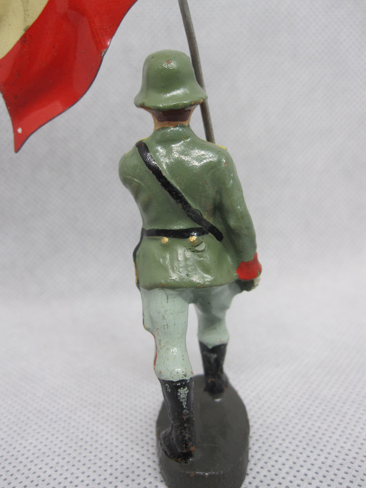 ELESTOLIN Wehrmacht Fahnenträger  -marschierend-