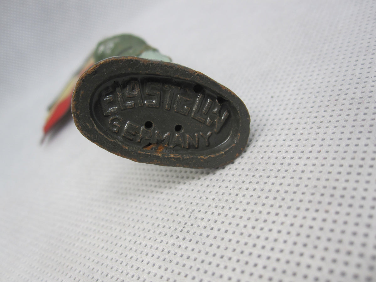 ELESTOLIN Wehrmacht Fahnenträger  -marschierend-