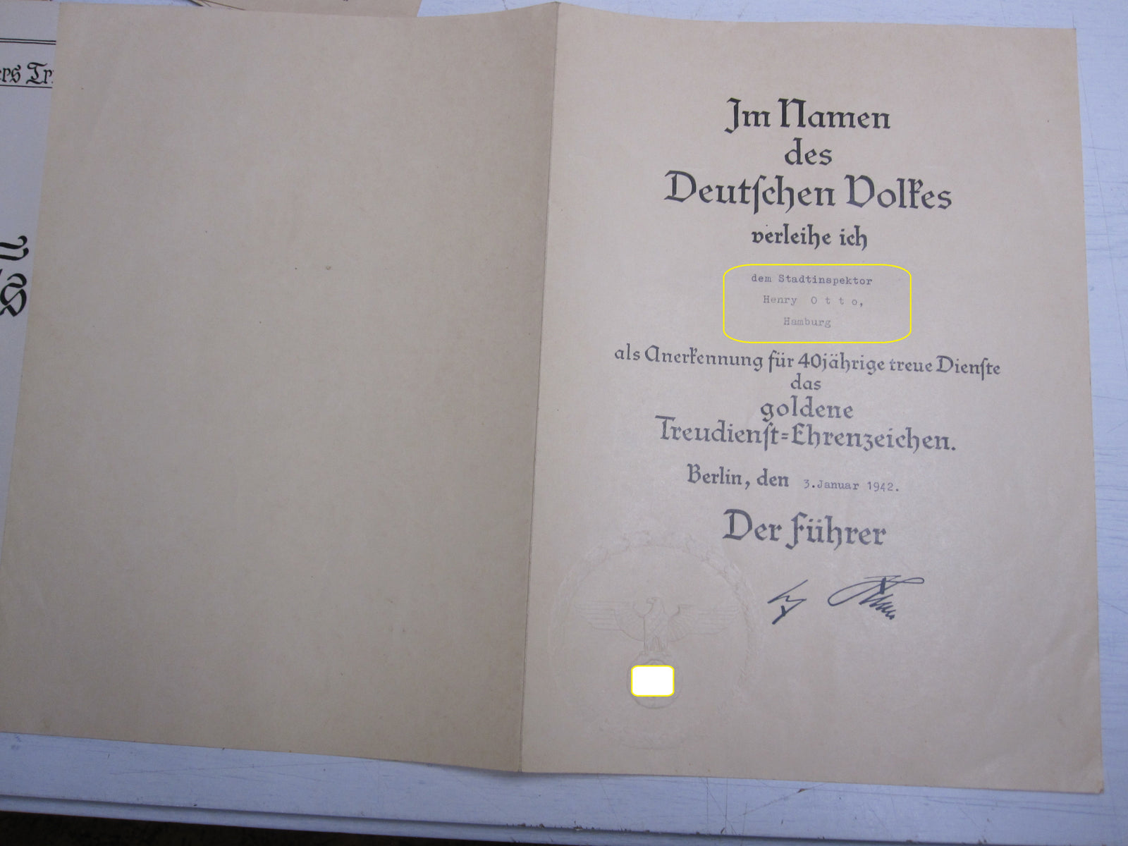 Verleihungsurkunde goldenes Treudienst-Ehrenzeichen Hamburg