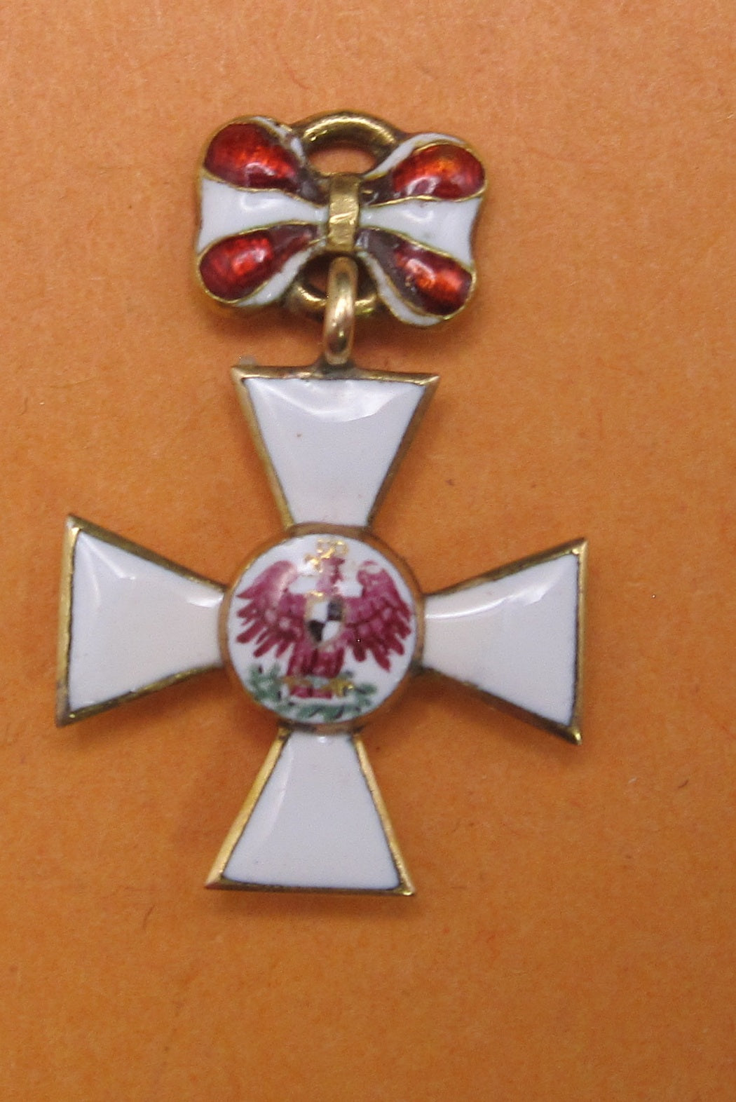 H.W.  - -  lila Roter Adler Orden 3.Klasse echt GOLD mit Schleife