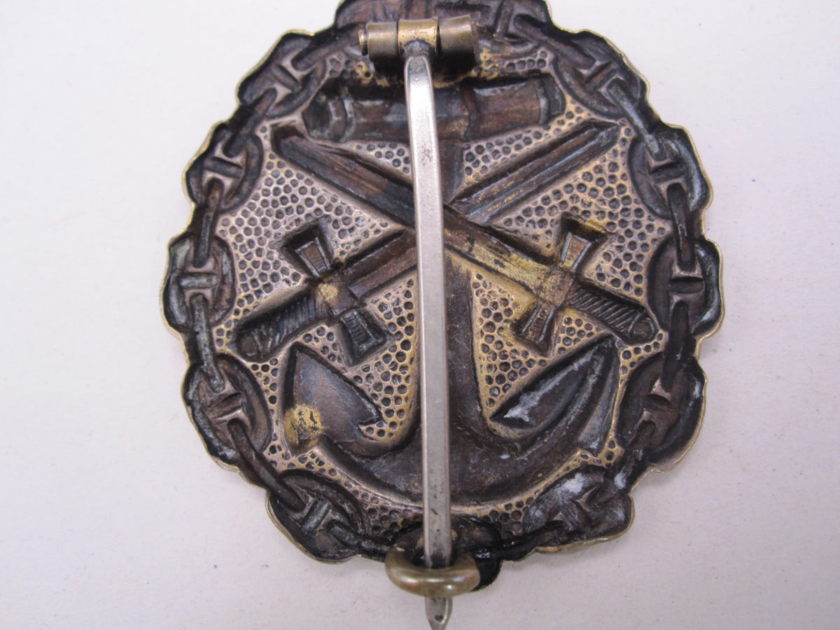 Verwundetenabzeichen in Silber / mattweiß 1918 der KRIEGSMARINE