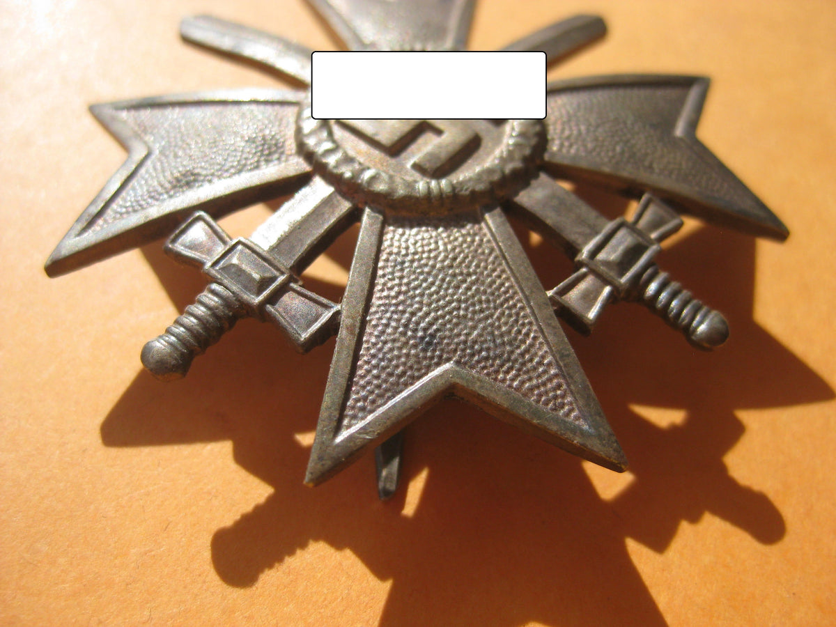 Kriegsverdienstkreuz 1.Klasse mit Schwertern (KVK1/39) Buntmetall