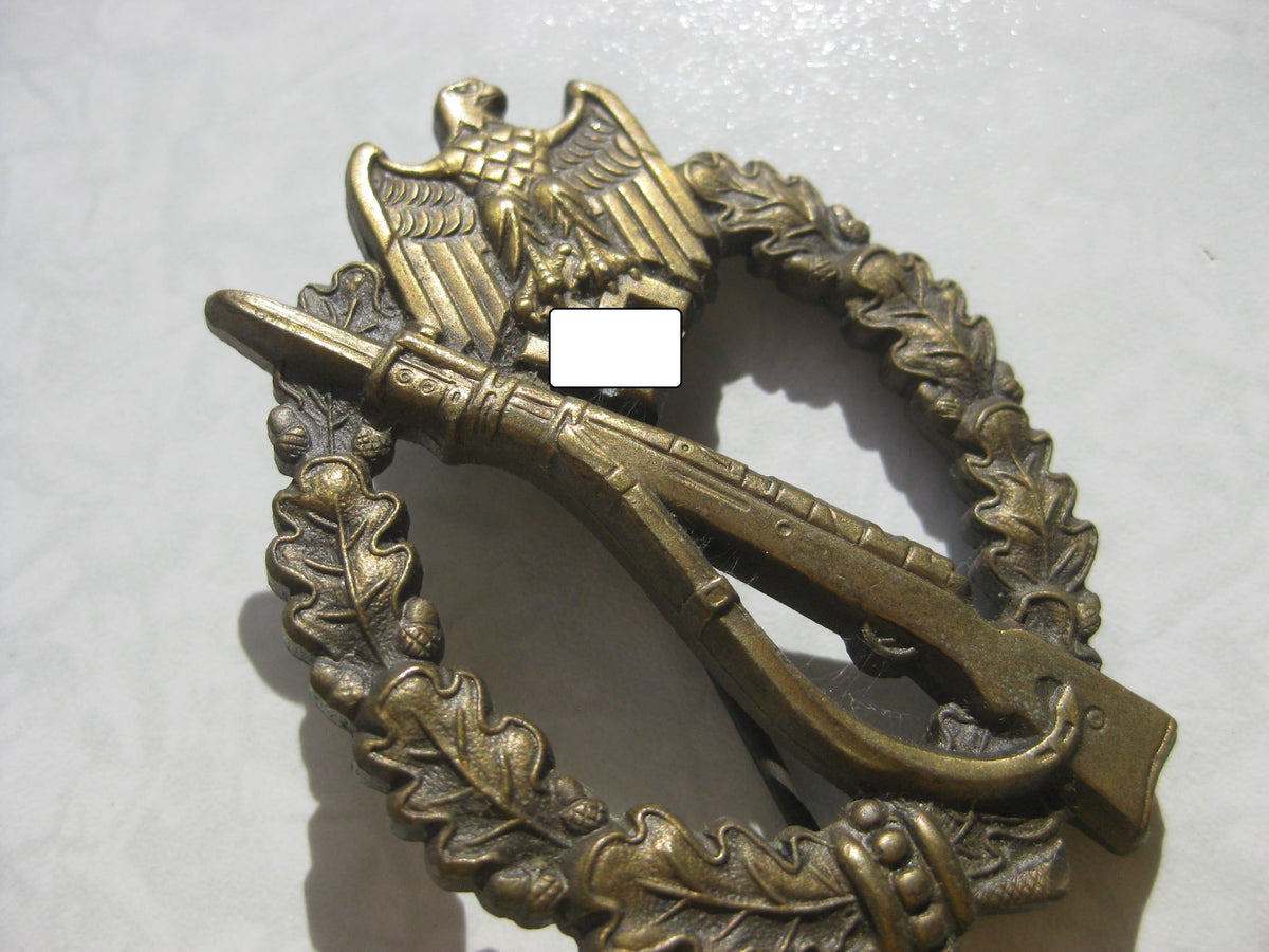 !!! BUNTMETALL !!!  Infanterie Sturmabzeichen (ISA) des Heeres in Bronze Mint Condition