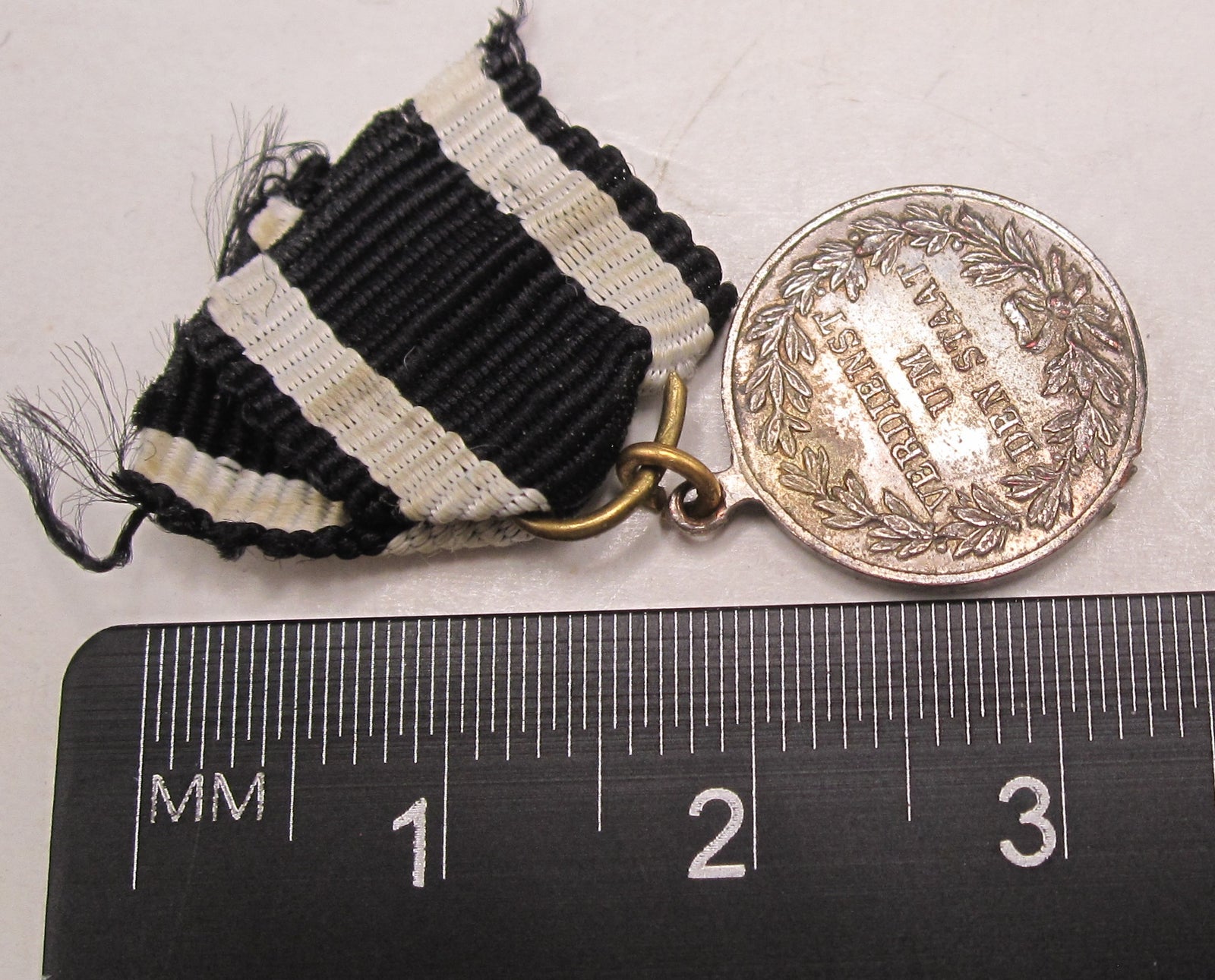 H.W.  -   -   Miniaturorden Preußen Medaille Verdienst um den Staat