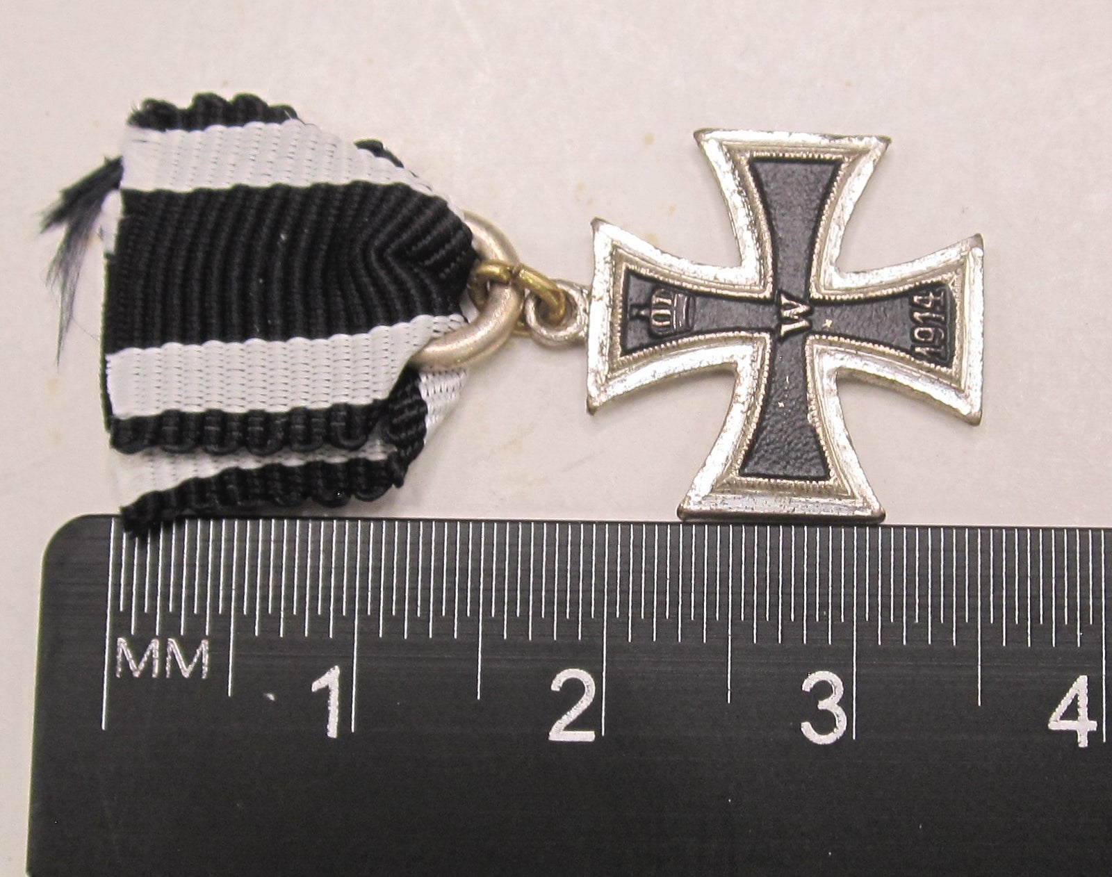 H.W.  -   -   Miniaturorden Preußen Eisernes Kreuz 2.Klasse von 1914