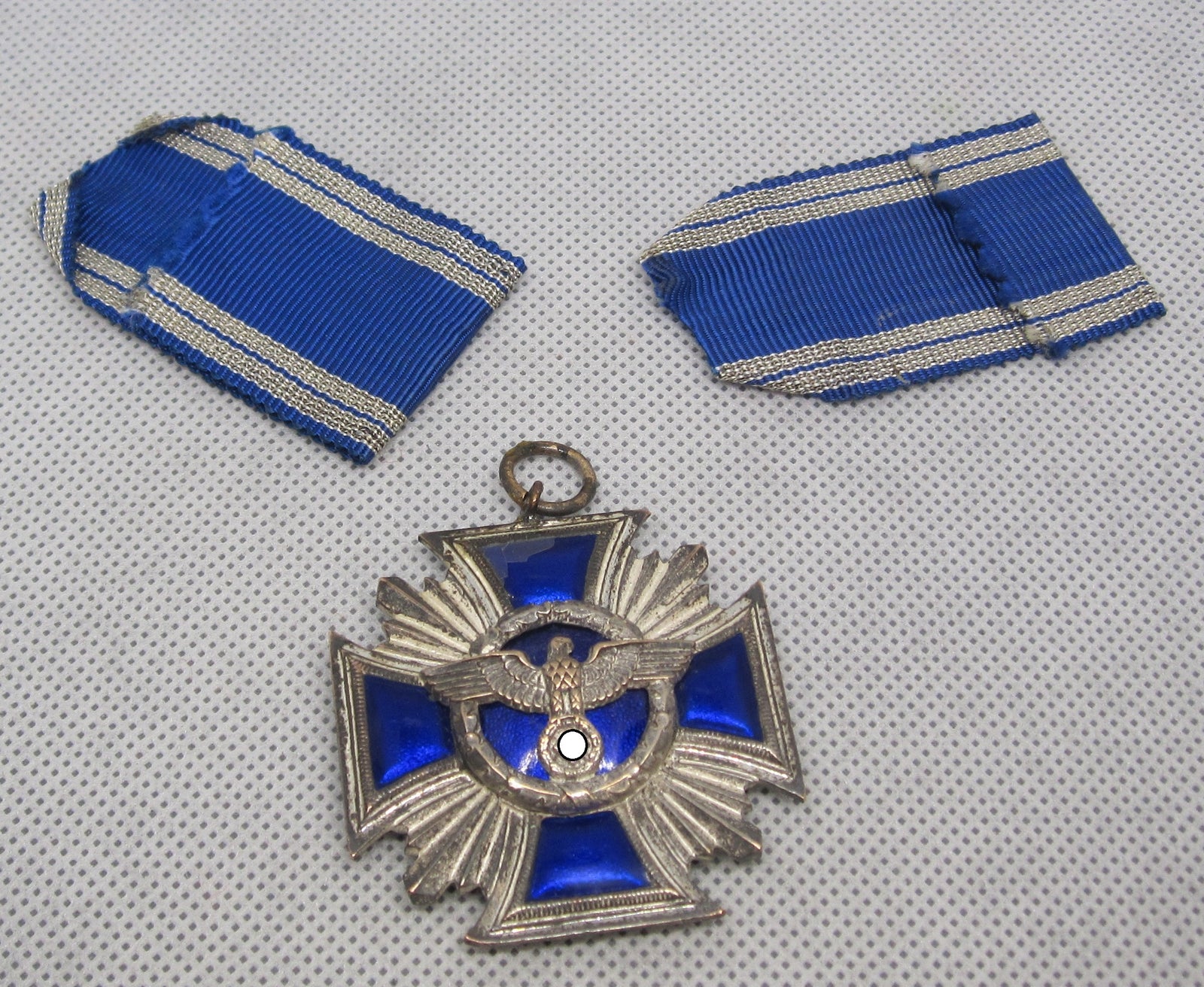 H.W.    -  -    NSDAP Dienstauszeichnung für 15 Jahre in Silber