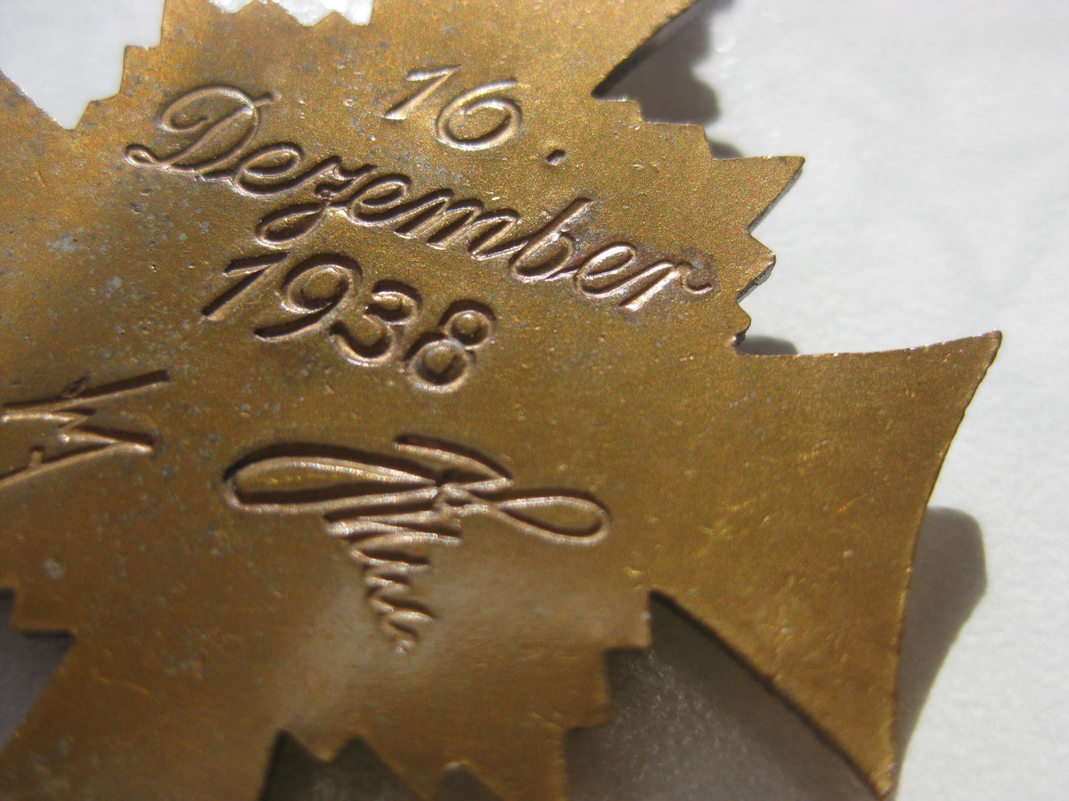 Ehrenkreuz der deutschen Mutter Mutterkreuz in Bronze Dritte Stufe Mint Condition