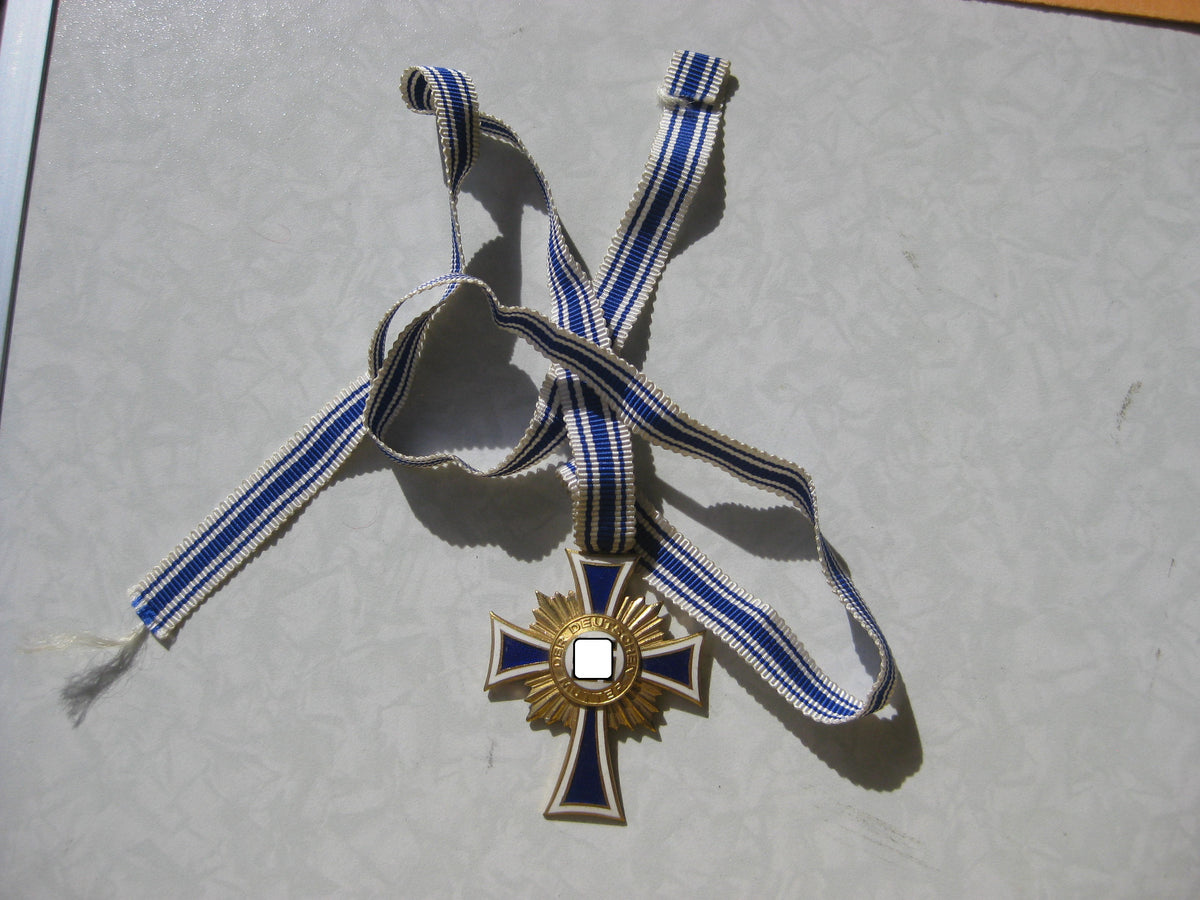 Ehrenkreuz der deutschen Mutter / Mutterkreuz in Gold / Dritte Stufe Mint Condition