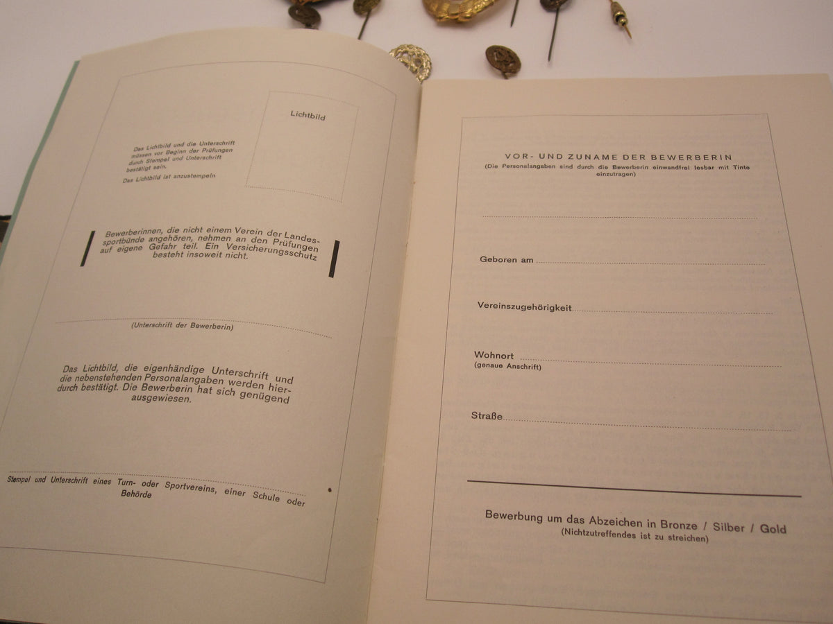 DSB Sportabzeichen Gold Bronze Urkundenheft Orden Bundeswehrabzeichen Sportbund