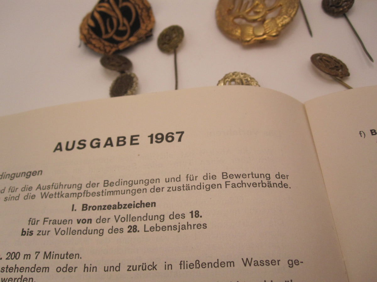 DSB Sportabzeichen Gold Bronze Urkundenheft Orden Bundeswehrabzeichen Sportbund