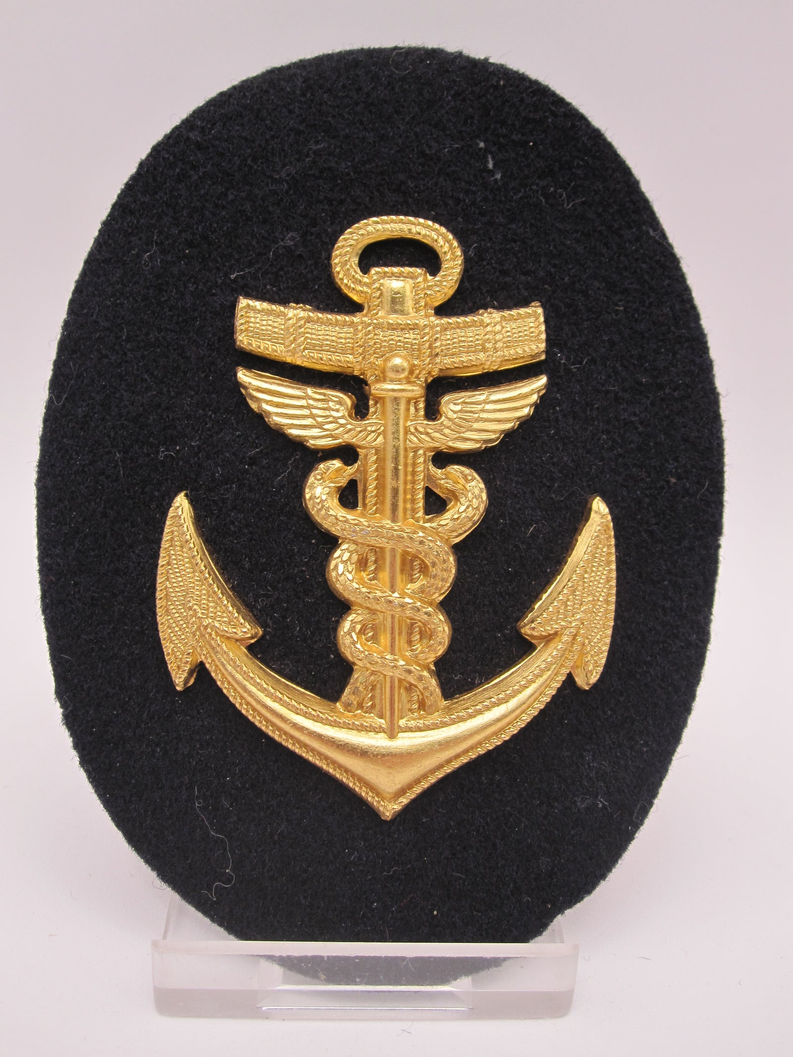 H.W.  -  -     ORIGINAL Tätigkeitsabzeichen Verwaltungs Maat Metallauflage Mint Condition