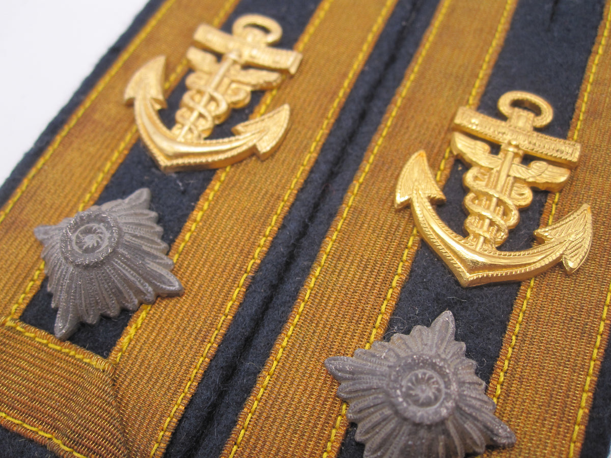 H.W.   -  -    ORIGINAL Schulterklappen / Schulterstücke Verwaltungstruppe Feldwebel der Kriegsmarine Mint Condition