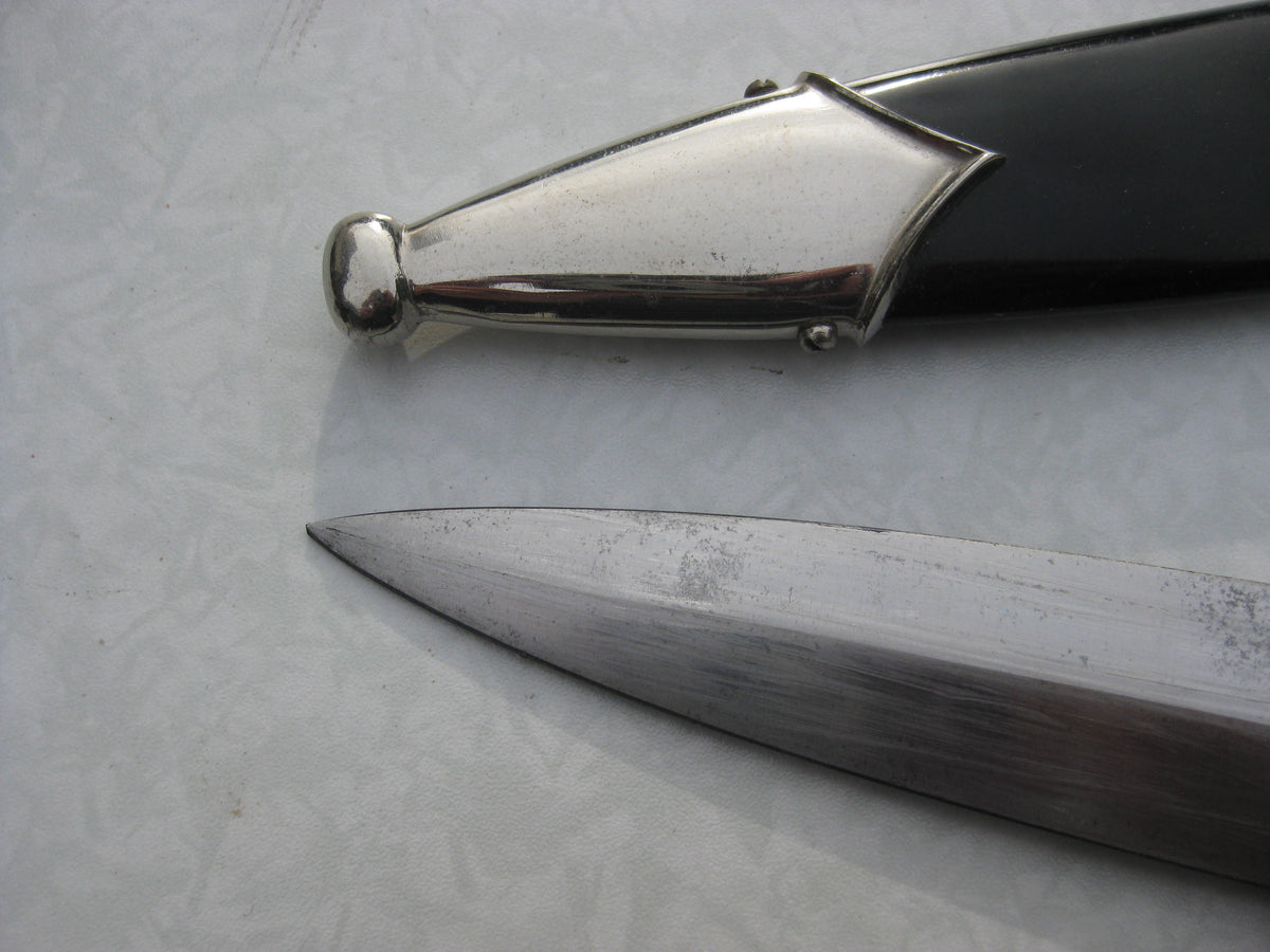 H.W.          Dienstdolch des NSKK