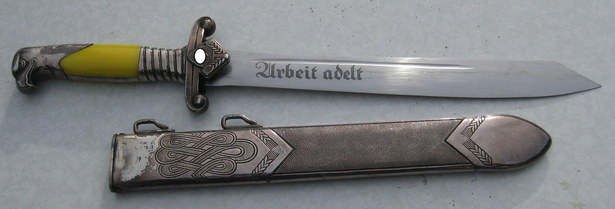 H.W.  -  -  Reichsarbeitsdienst (RAD) Führerdolch Hauer für Führer M1937
