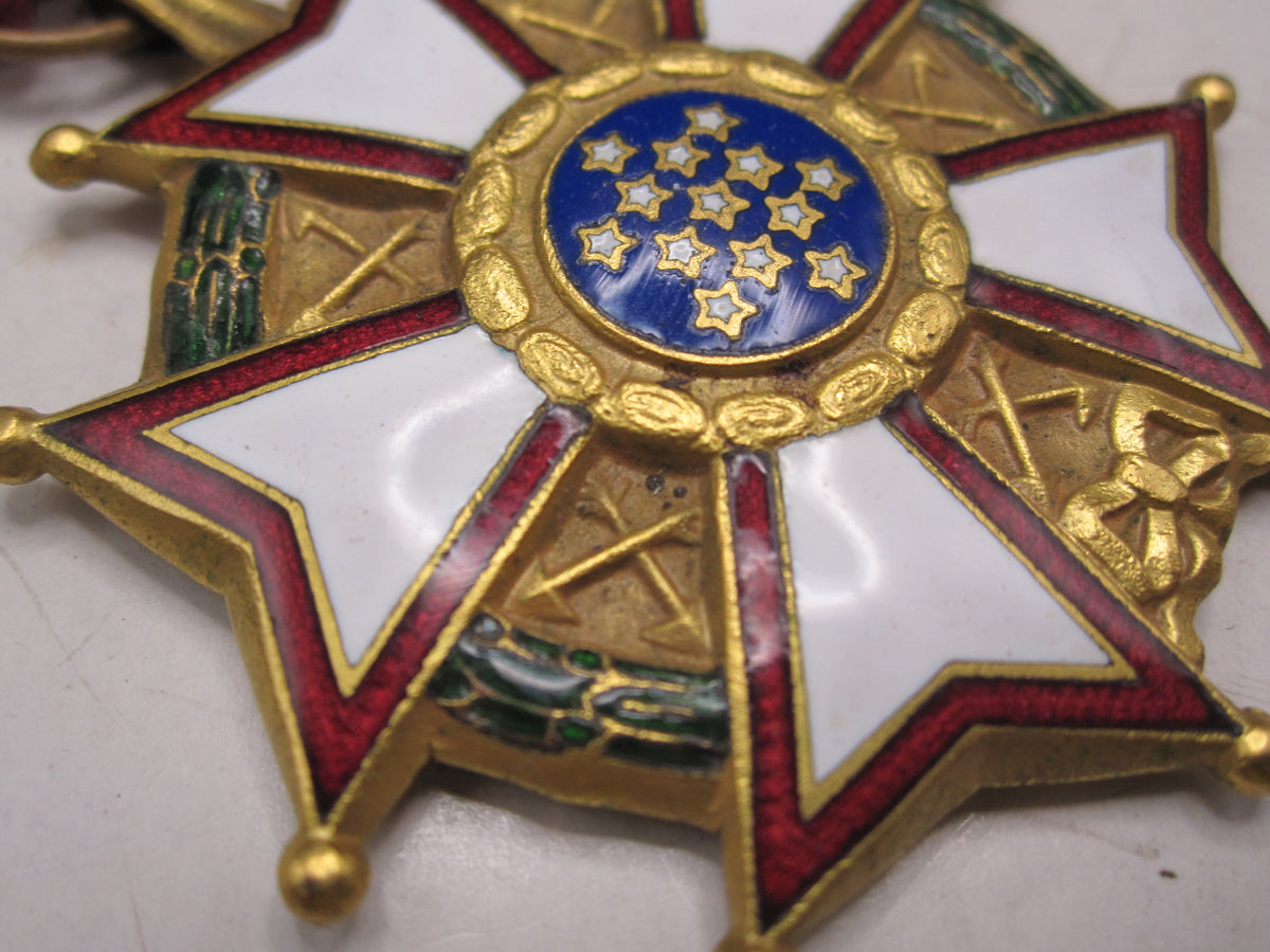 H.W.  -    -   Orden USA Medaille Legion of Merit