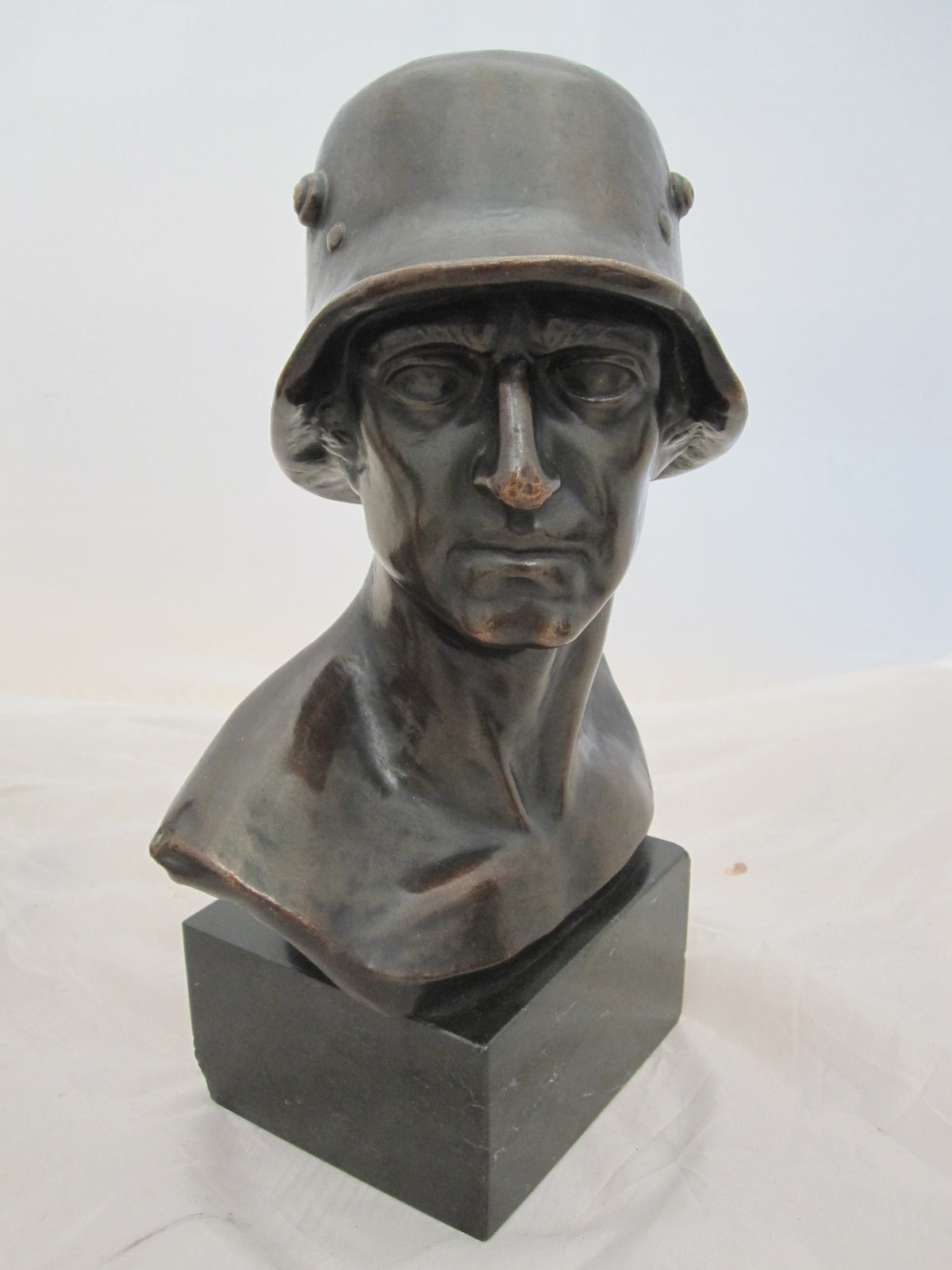 Originale, alte GROßE  Soldatenbüste Wehrmachtssoldat mit Stahlhelm Büste Erinnerungsstück