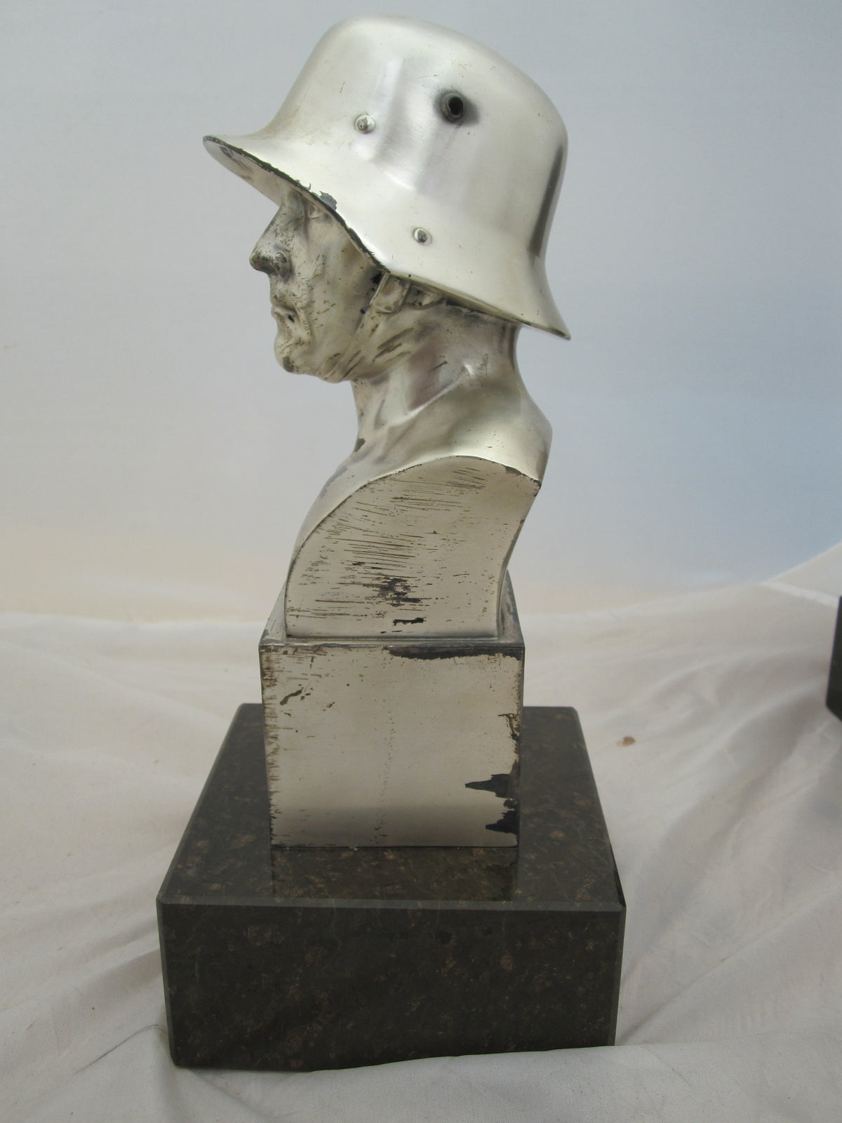 Originale, alte GROßE  Soldatenbüste Wehrmachtssoldat mit Stahlhelm Büste Erinnerungsstück
