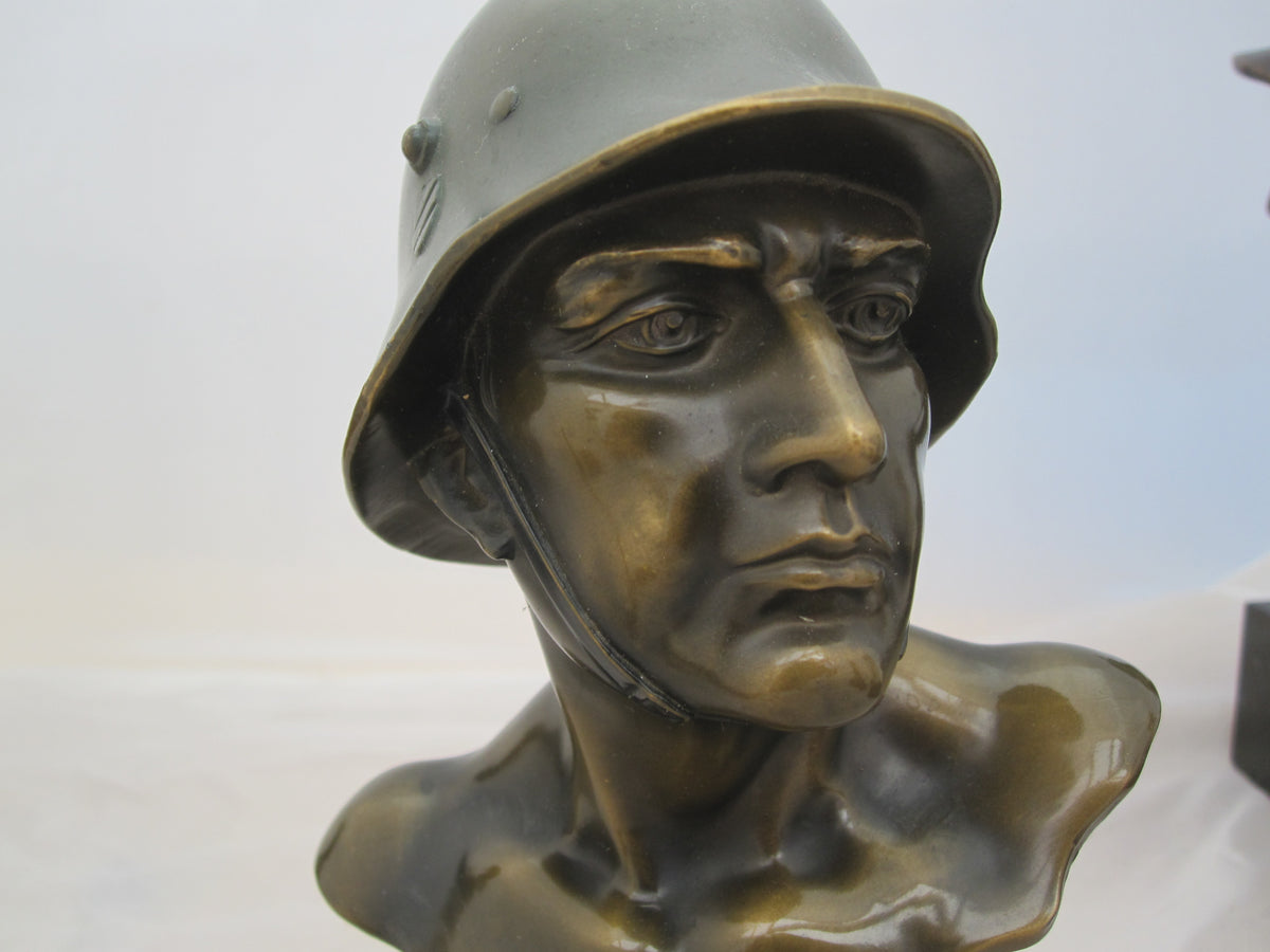 Erinnerungsstück Soldatenbüste Wehrmachtssoldat mit Stahlhelm Büste I.R. 79