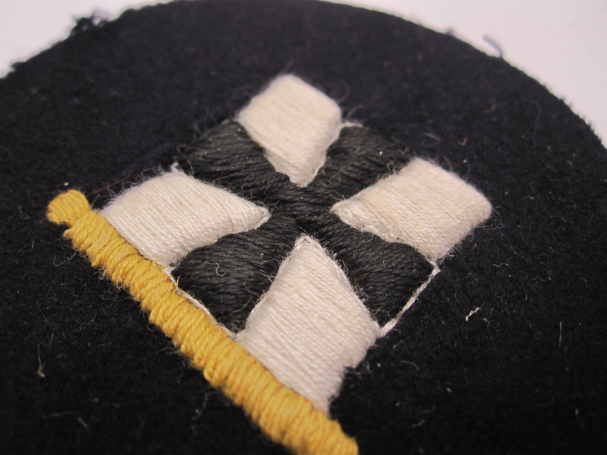 H.W.  -  -    ORIGINAL Abzeichen Unterpersonal der Stäbe