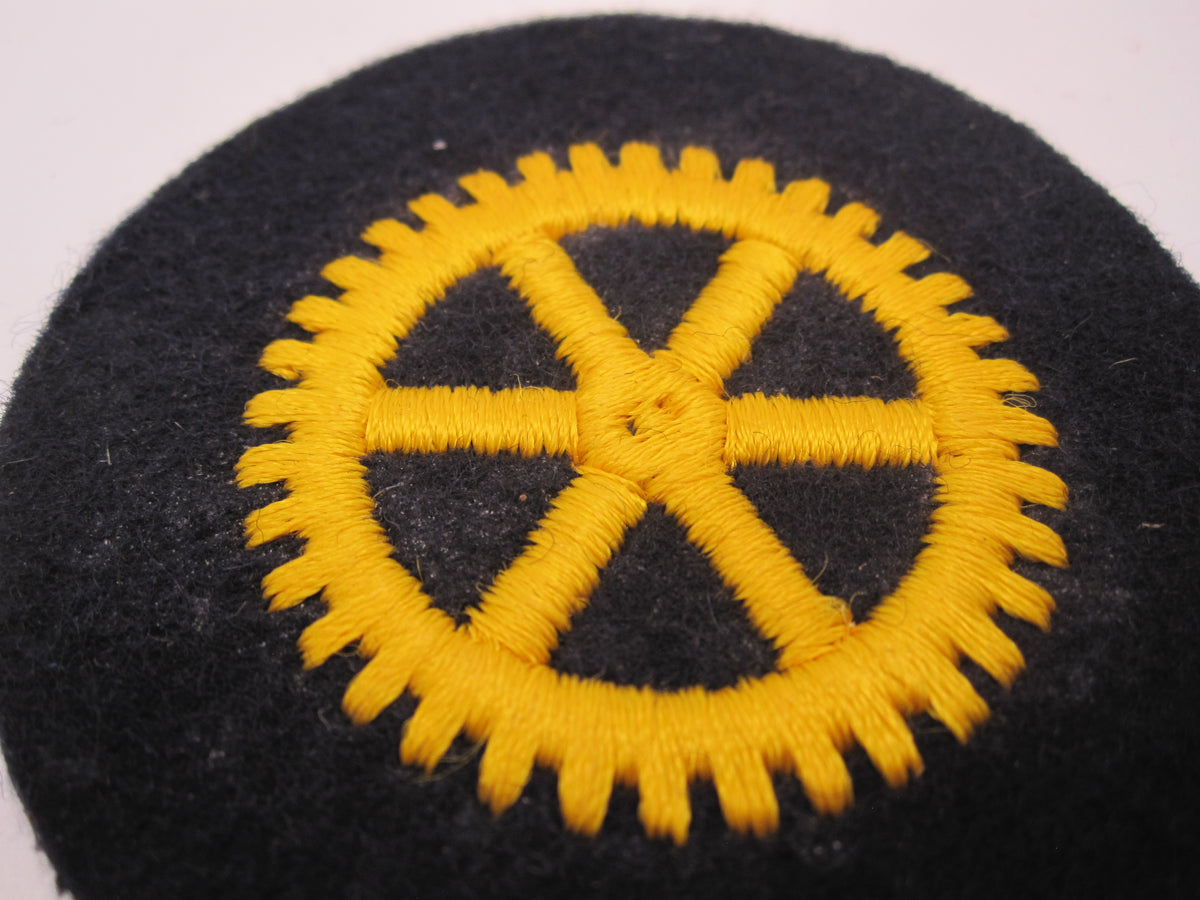 H.W.      ORIGINAL Abzeichen Maschinenlaufbahn