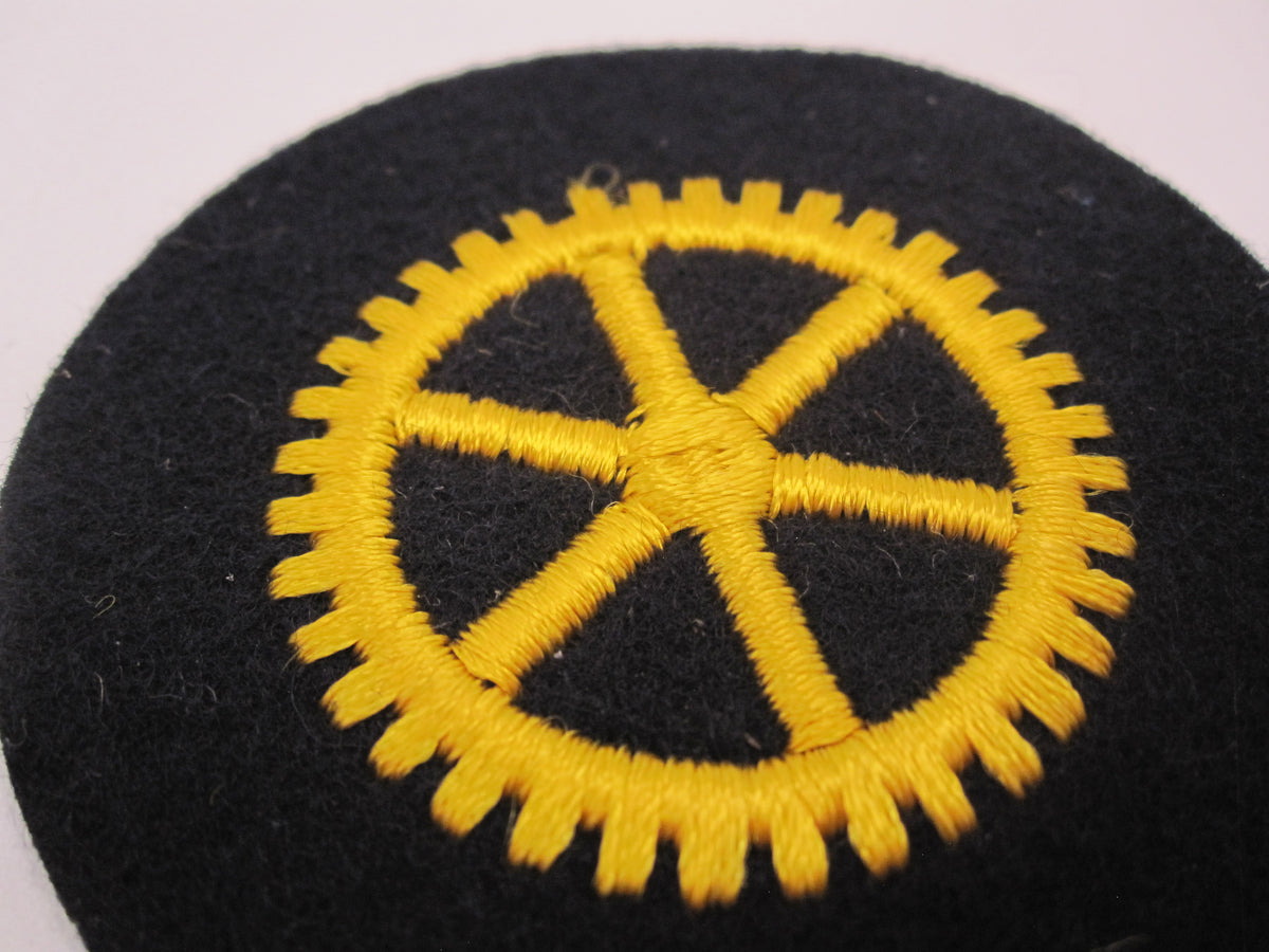 H.W.      ORIGINAL Abzeichen Maschinenlaufbahn