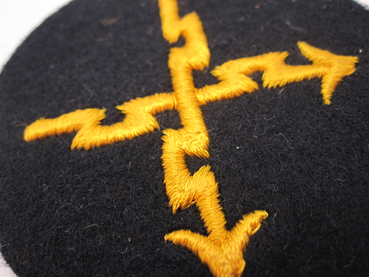 H.W.      ORIGINAL Abzeichen Fernschreiberlaufbahn