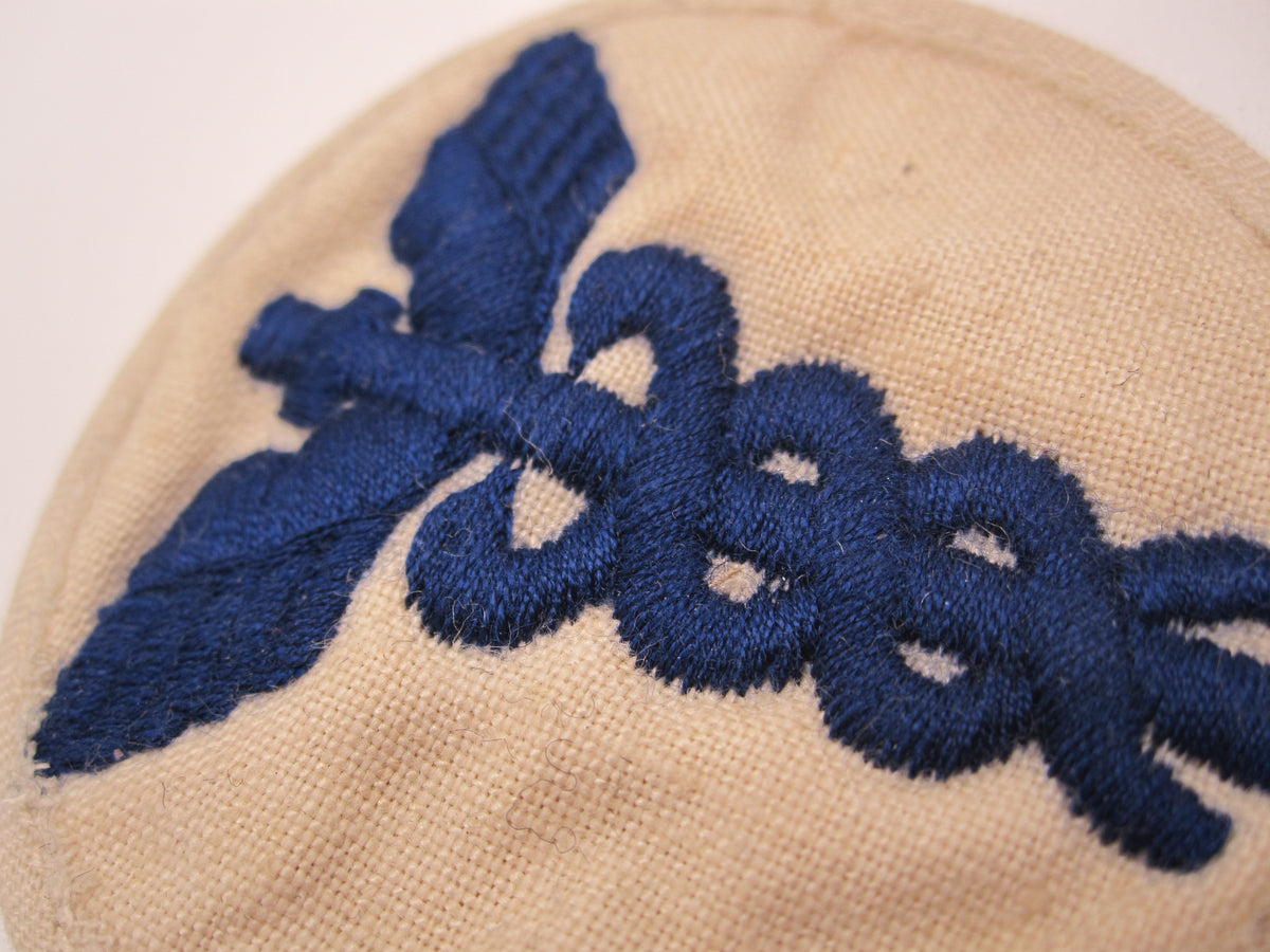 H.W.      ORIGINAL Abzeichen Verwaltungslaufbahn Verpflegungslaufbahn