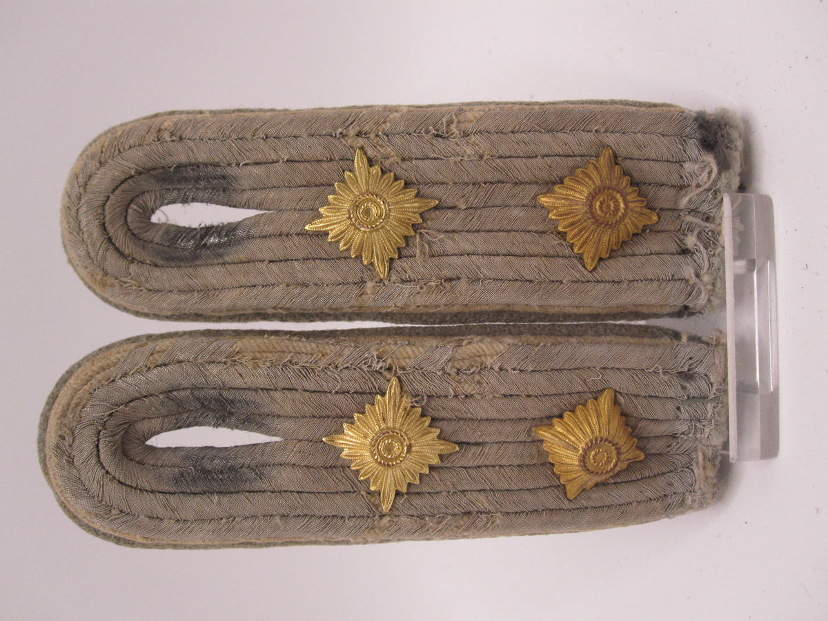 Paar Schulterklappen Hauptmann Wehrmacht Heer